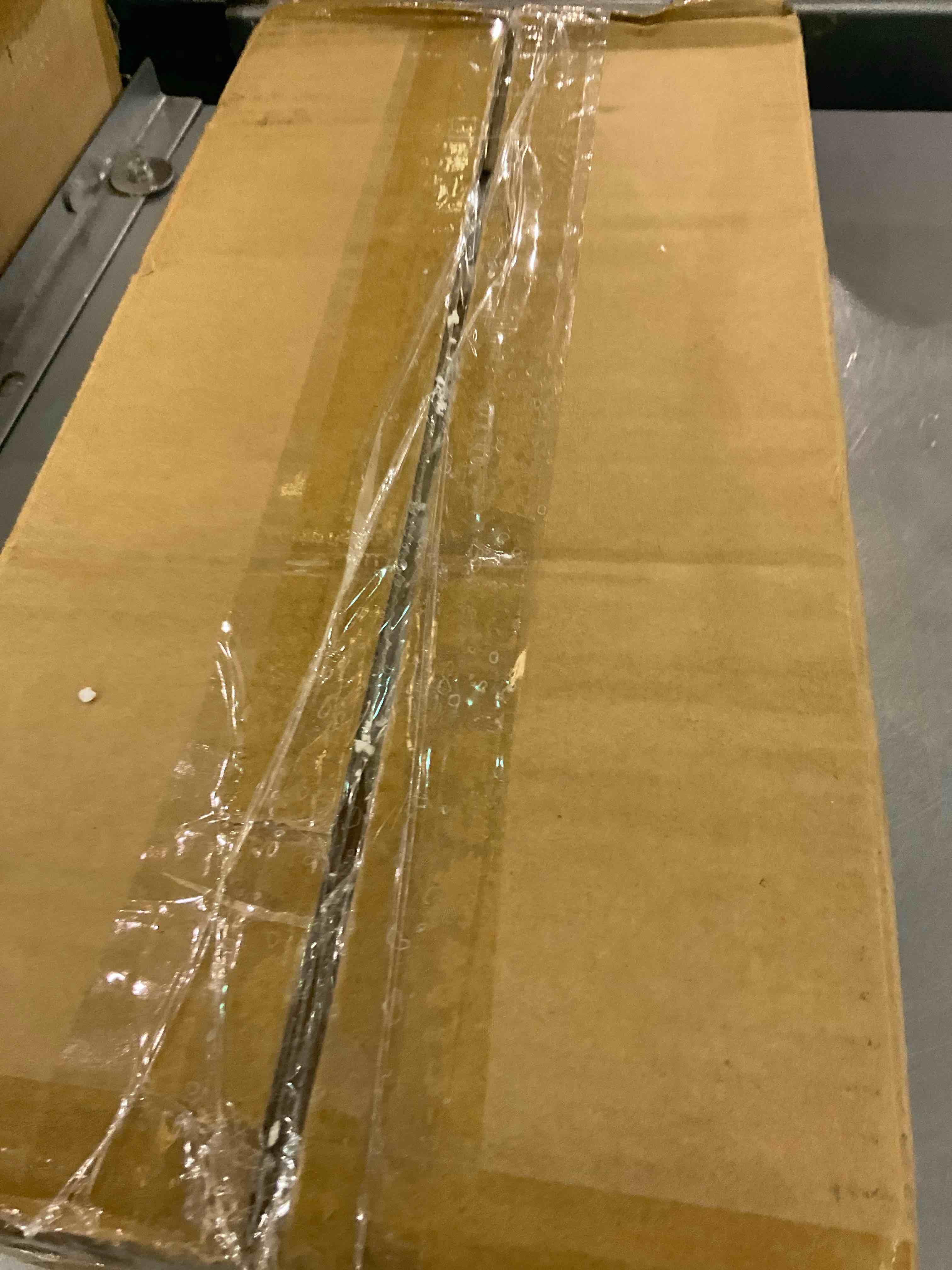 https://s3.amazonaws.com/lotting-images-prod/BargainHunt/EXS01586811_1716467263486.jpeg