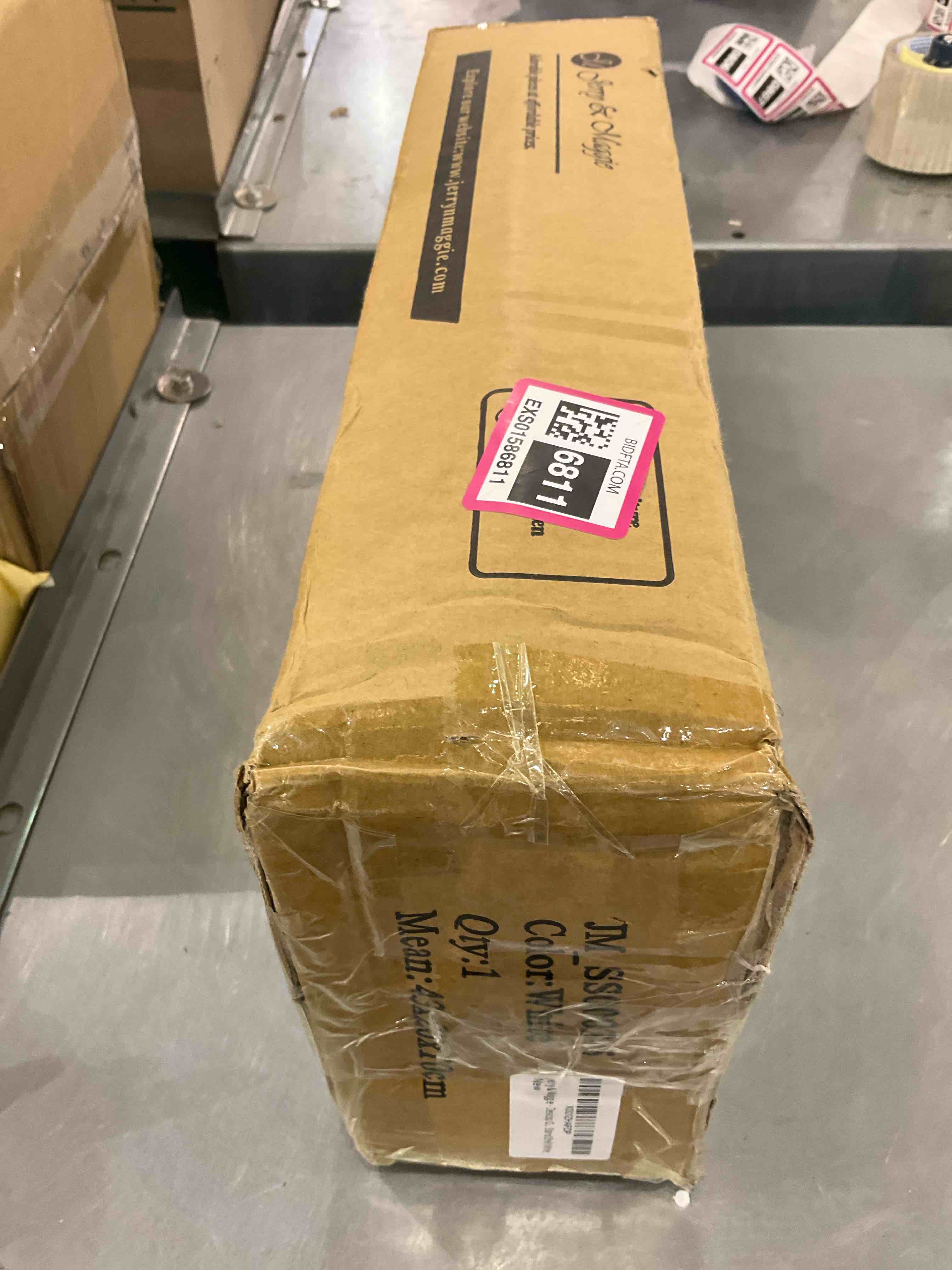 https://s3.amazonaws.com/lotting-images-prod/BargainHunt/EXS01586811_1716467271768.jpeg