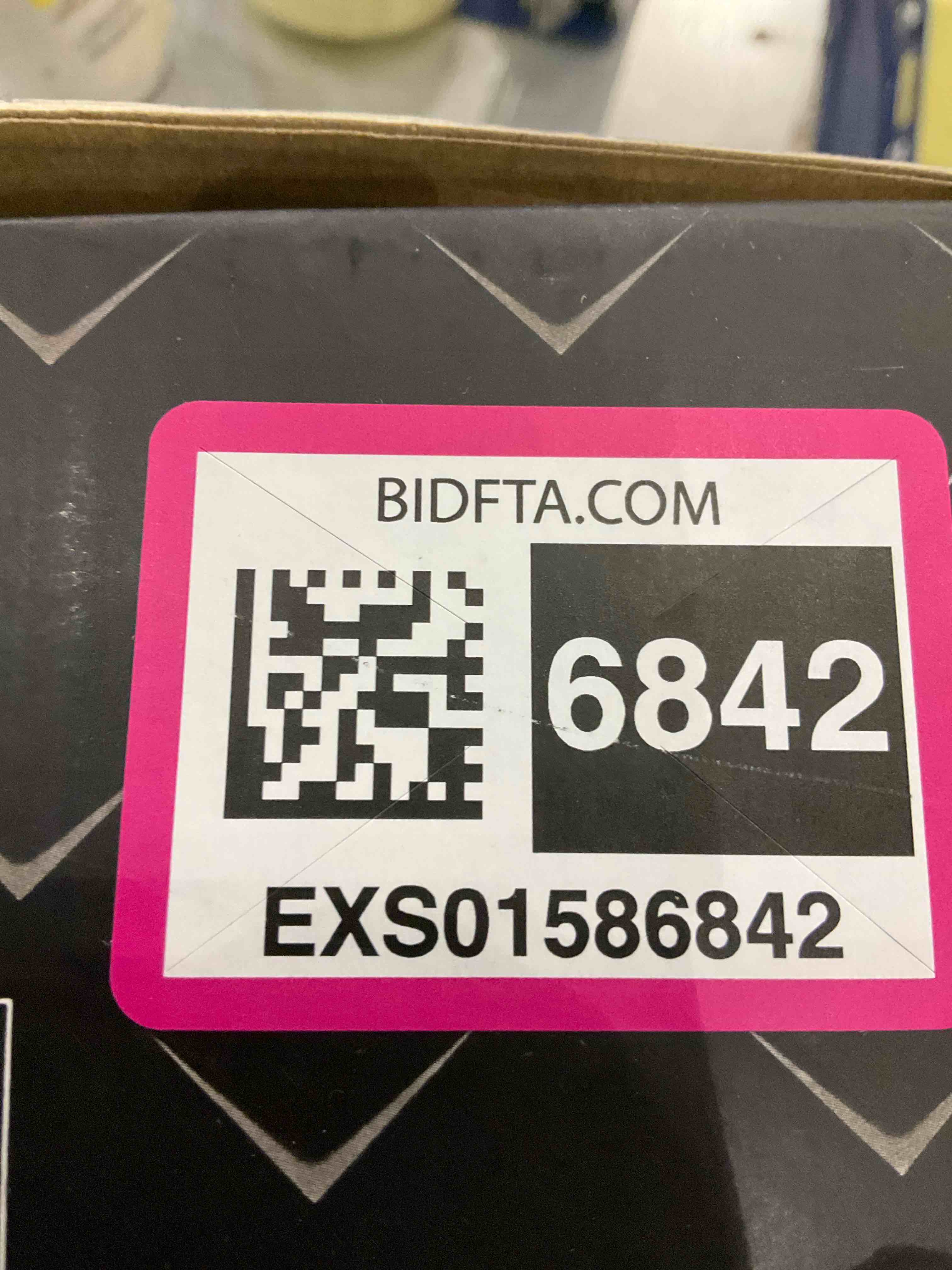 https://s3.amazonaws.com/lotting-images-prod/BargainHunt/EXS01586842_1716464400226.jpeg