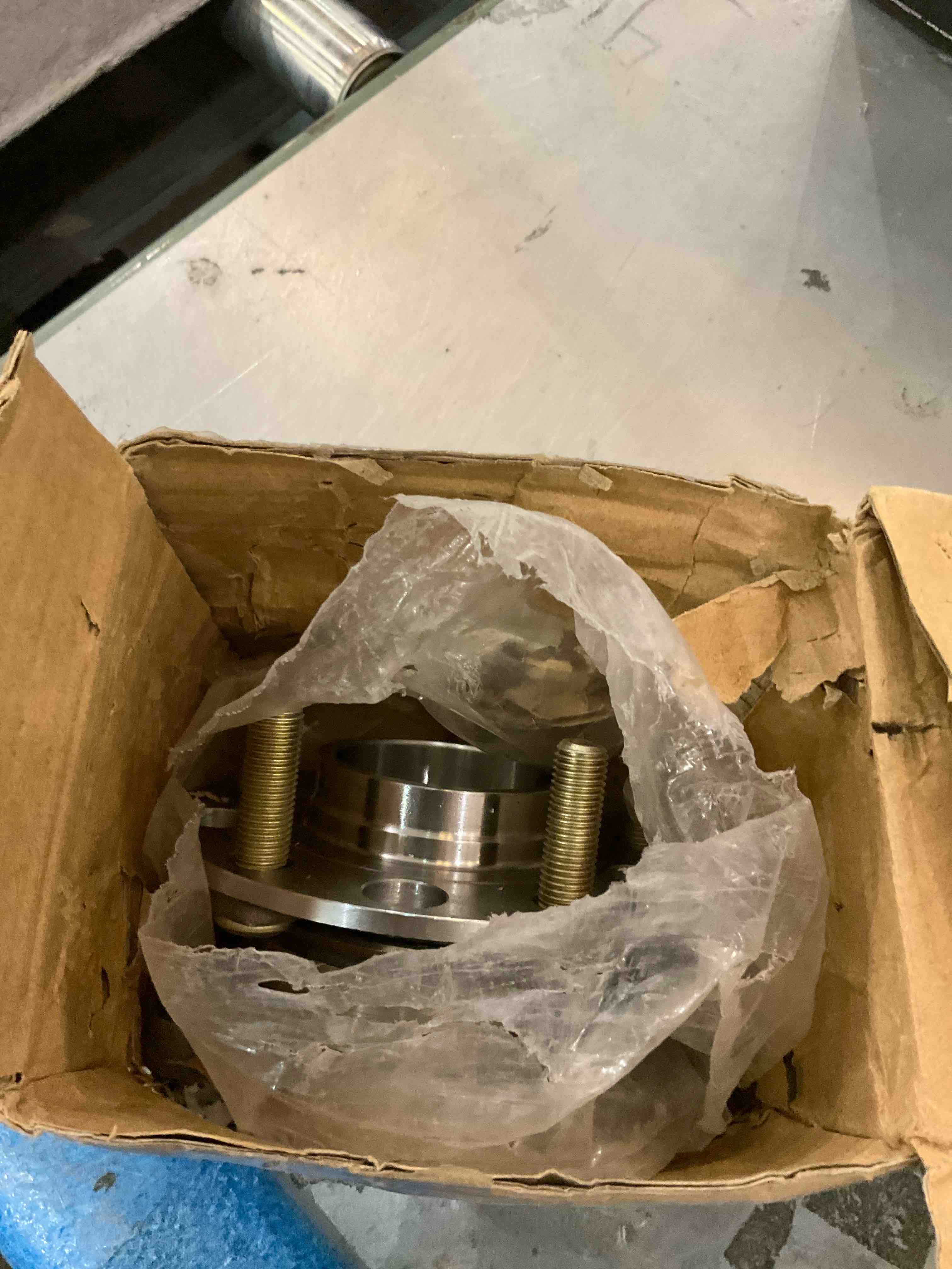 https://s3.amazonaws.com/lotting-images-prod/BargainHunt/EXS01586871_1716477194453.jpeg