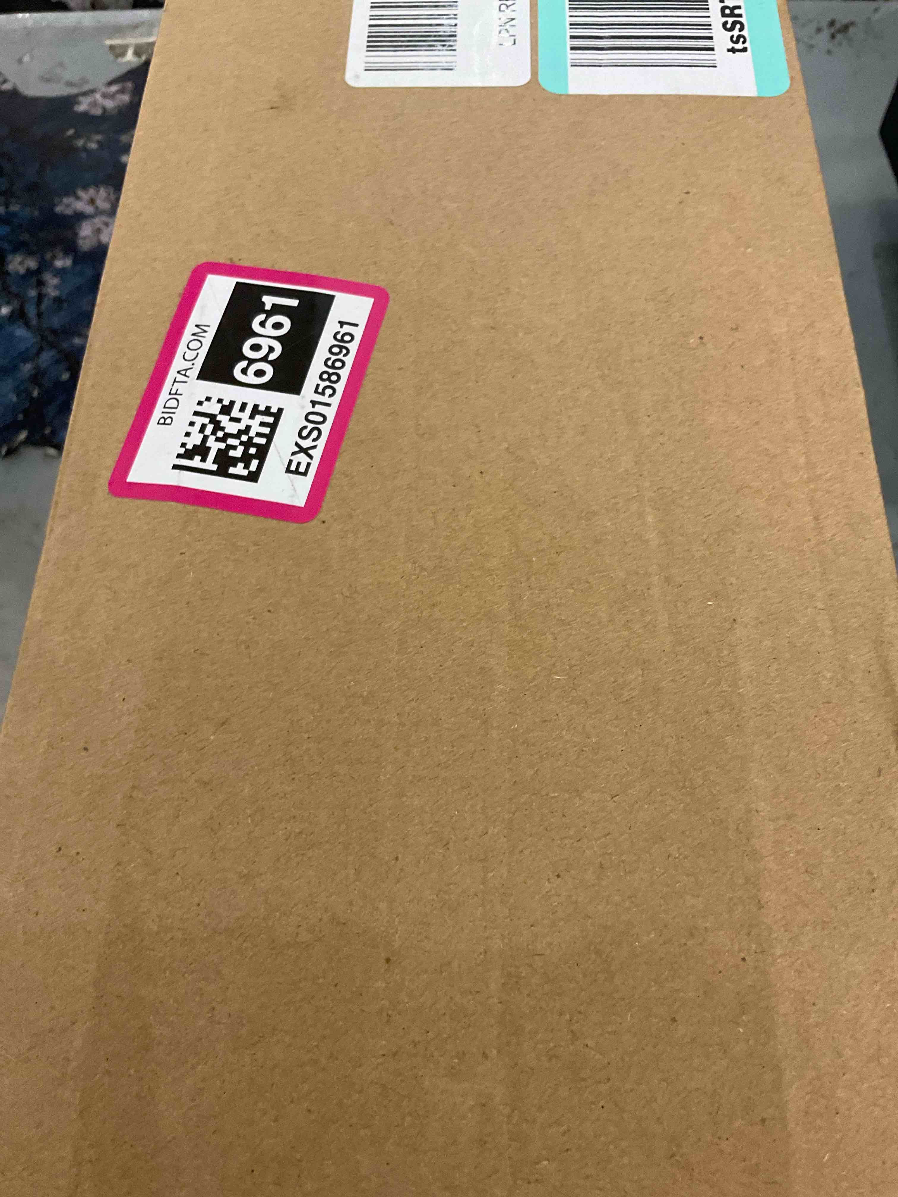 https://s3.amazonaws.com/lotting-images-prod/BargainHunt/EXS01586961_1716996086359.jpeg