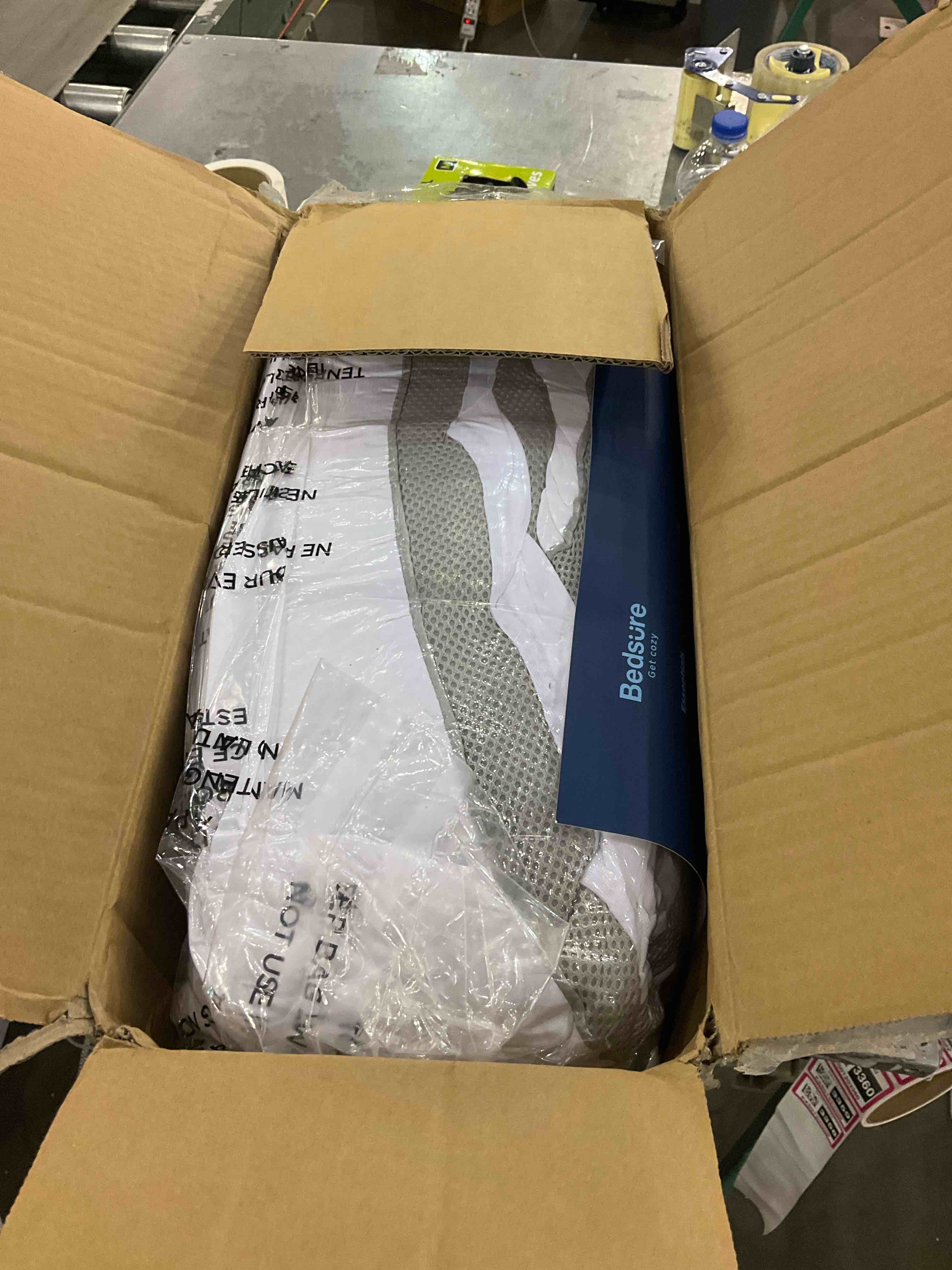 https://s3.amazonaws.com/lotting-images-prod/BargainHunt/EXS01587117_1714391082557.jpeg