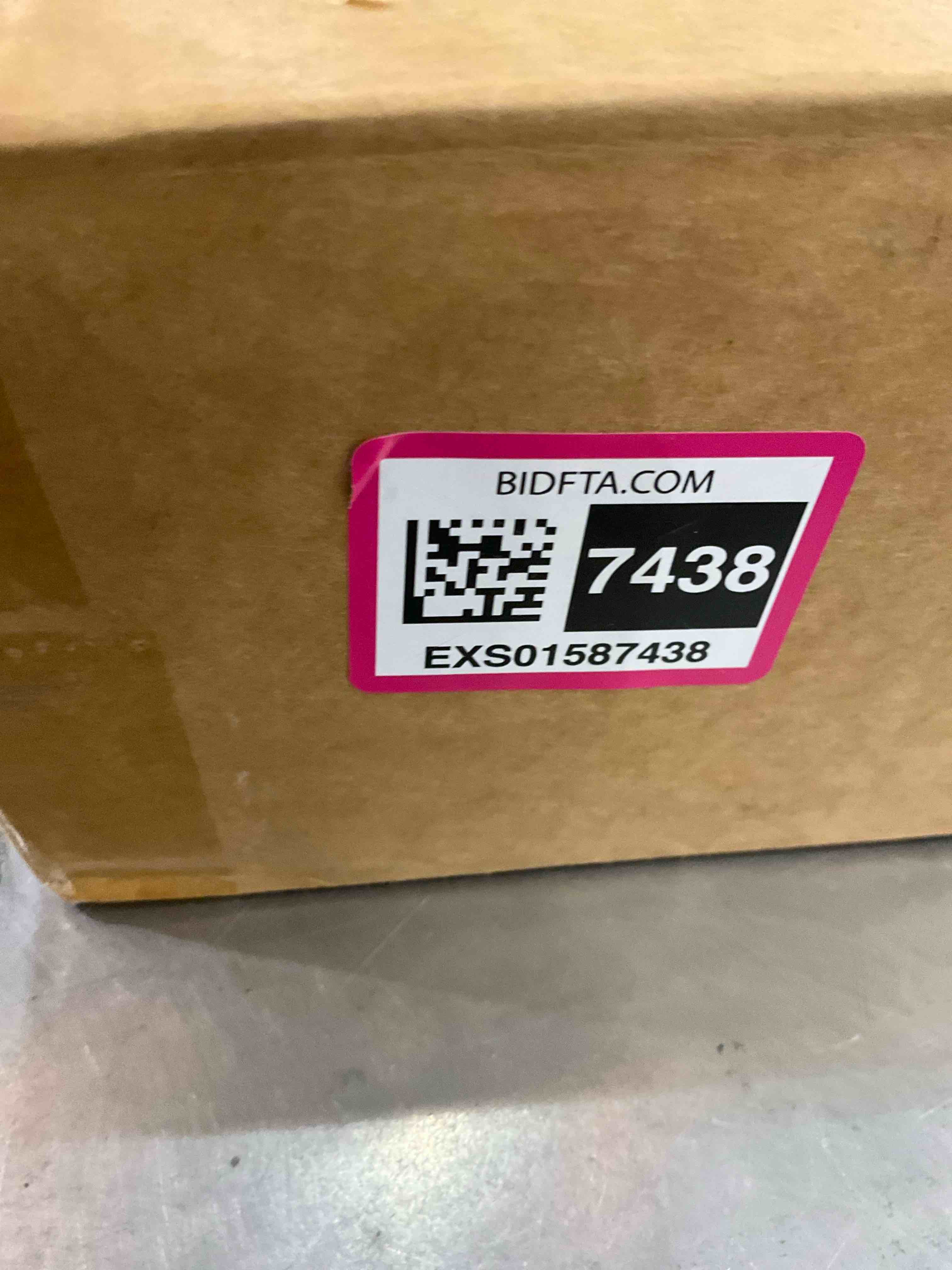 https://s3.amazonaws.com/lotting-images-prod/BargainHunt/EXS01587438_1719584040563.jpeg