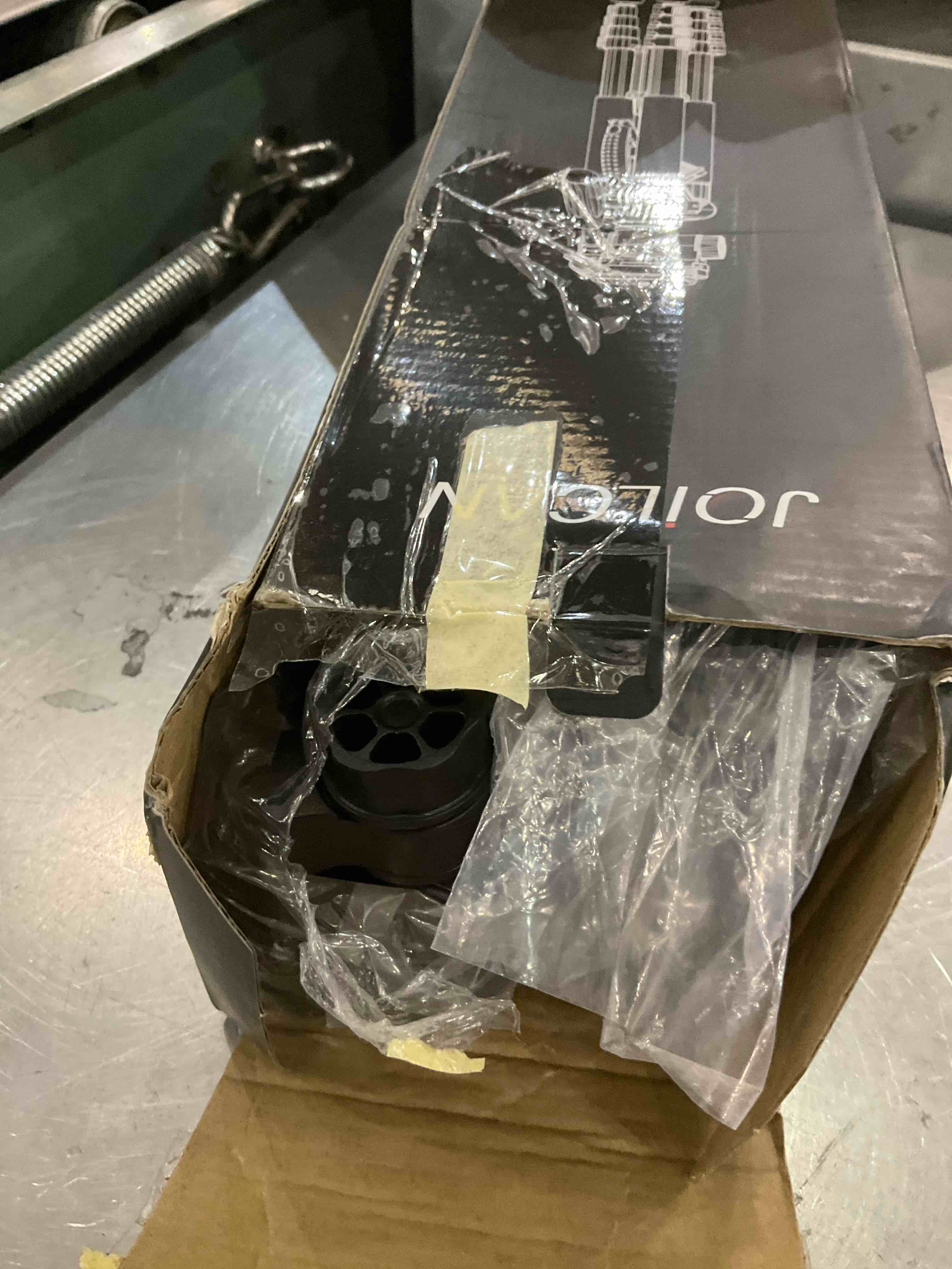 https://s3.amazonaws.com/lotting-images-prod/BargainHunt/EXS01587450_1717512044256.jpeg
