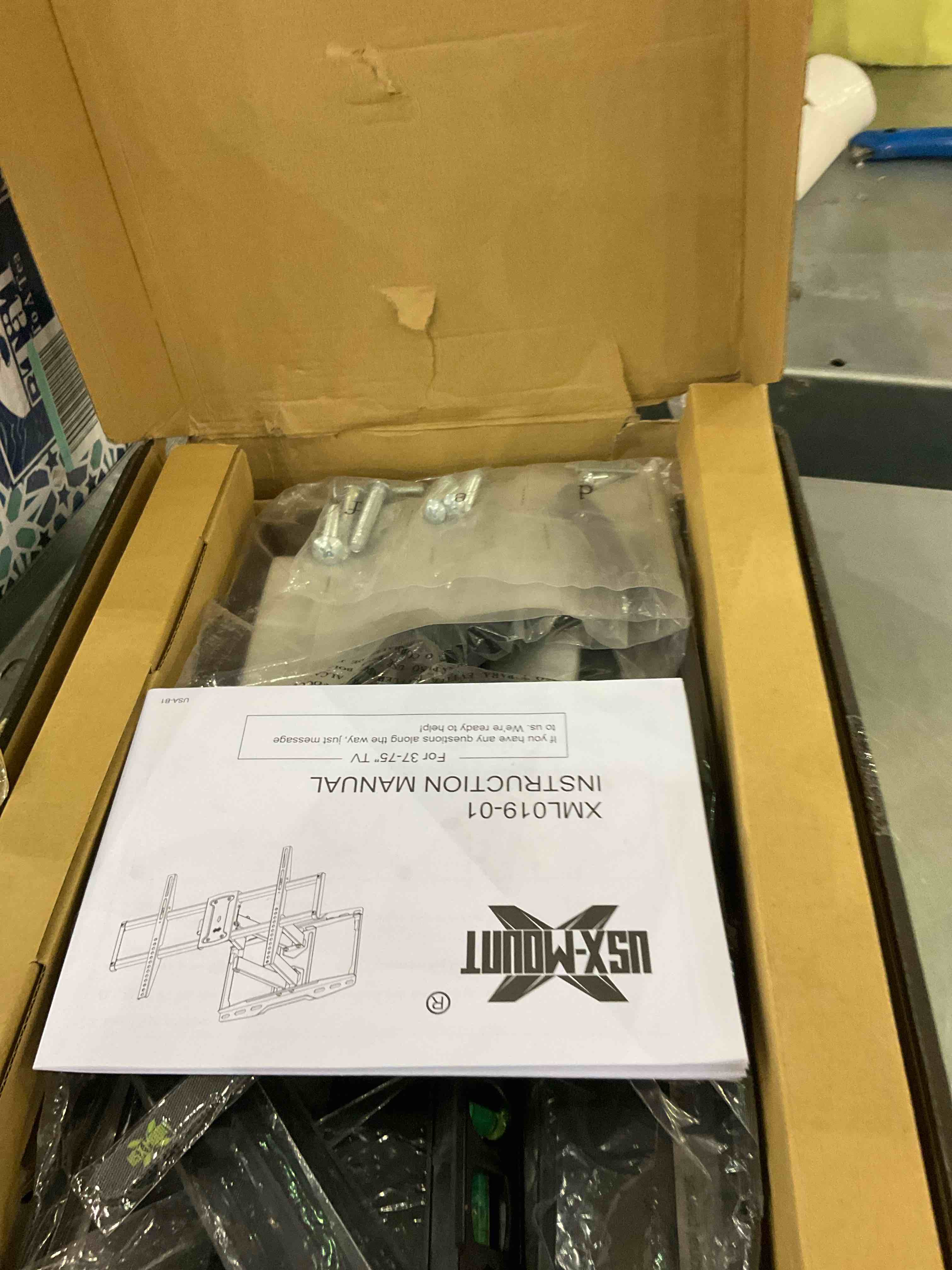 https://s3.amazonaws.com/lotting-images-prod/BargainHunt/EXS01587670_1714478757076.jpeg