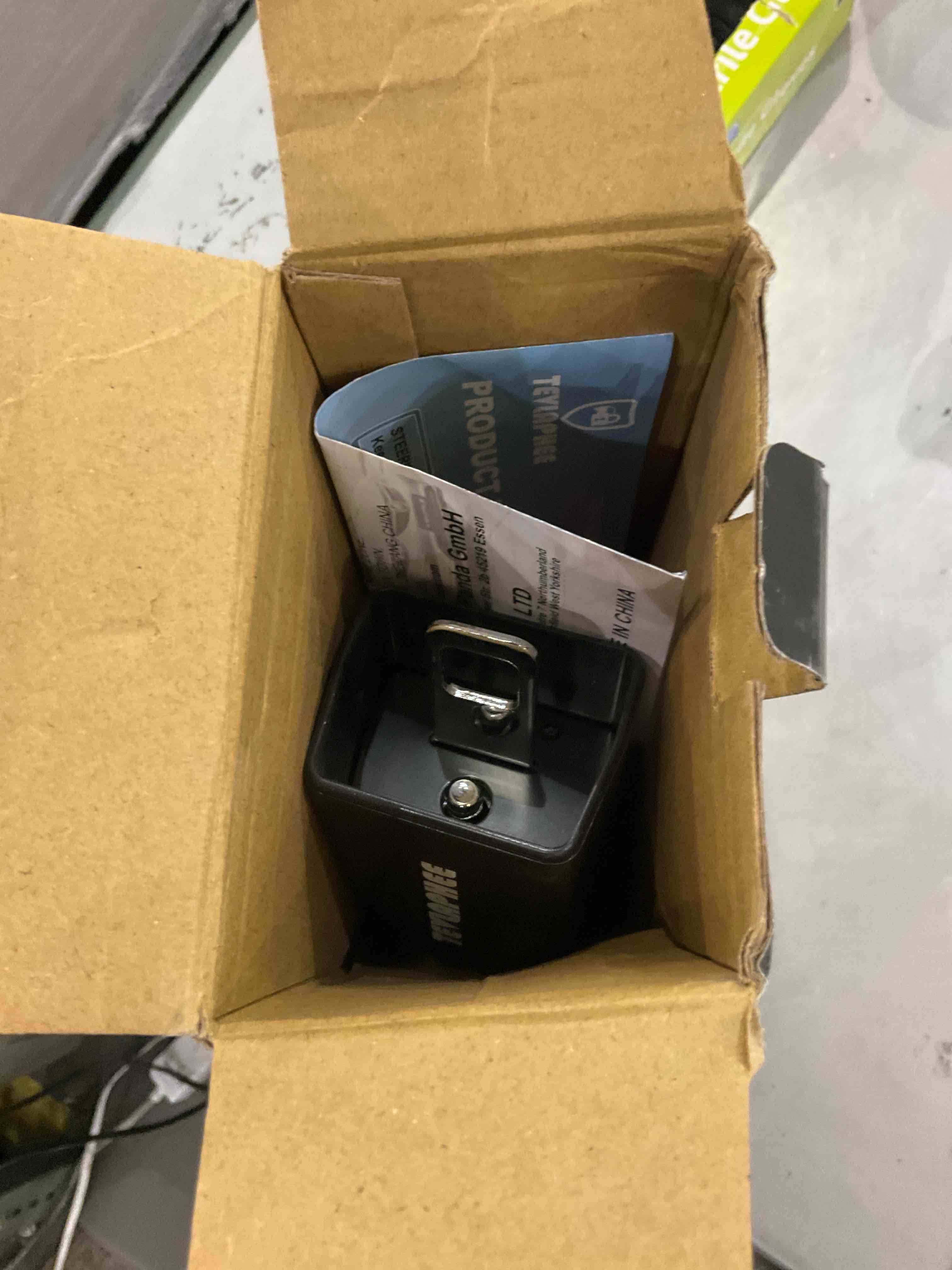 https://s3.amazonaws.com/lotting-images-prod/BargainHunt/EXS01587856_1715794425666.jpeg
