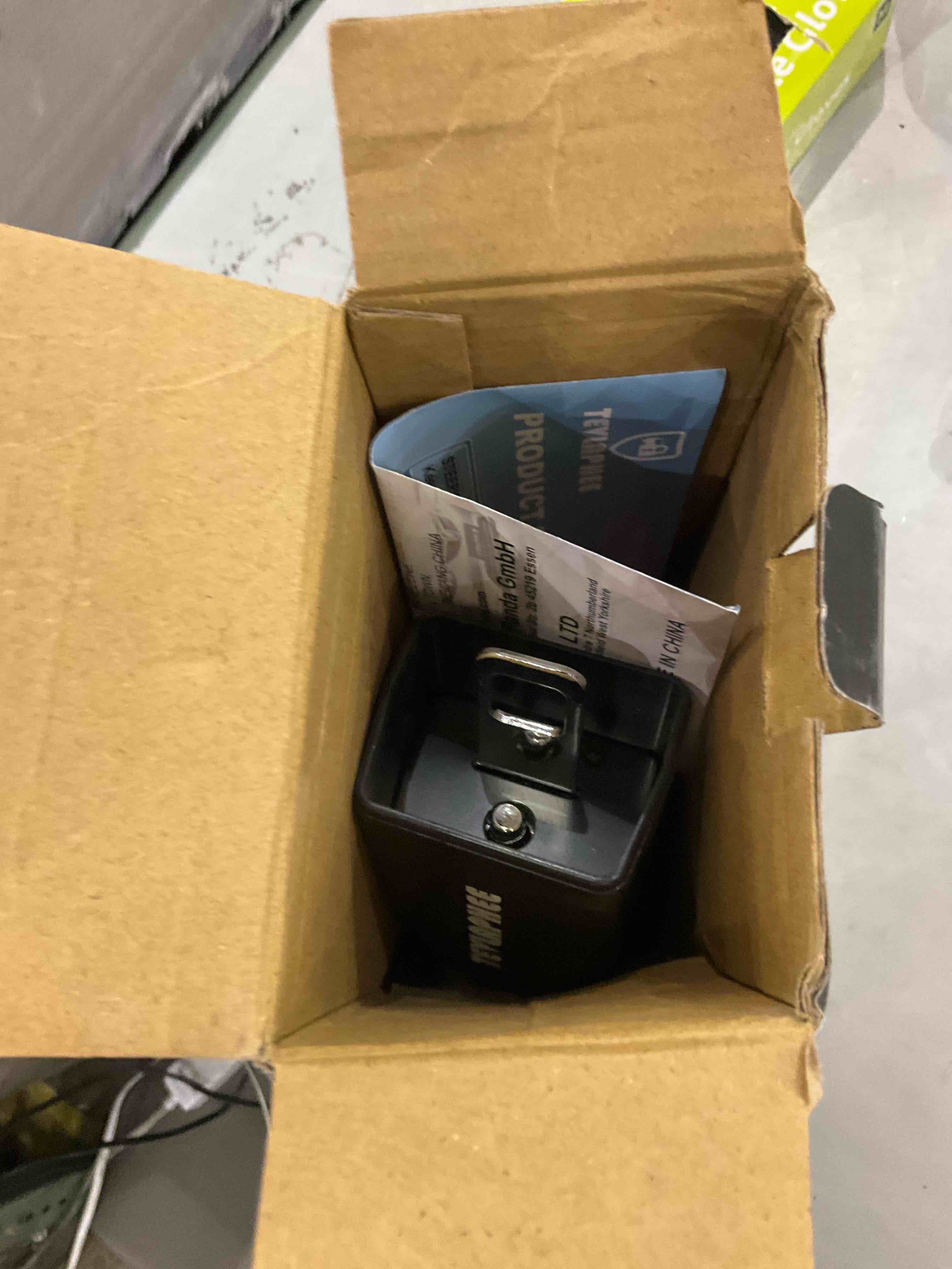https://s3.amazonaws.com/lotting-images-prod/BargainHunt/EXS01587856_1715794426634.jpeg
