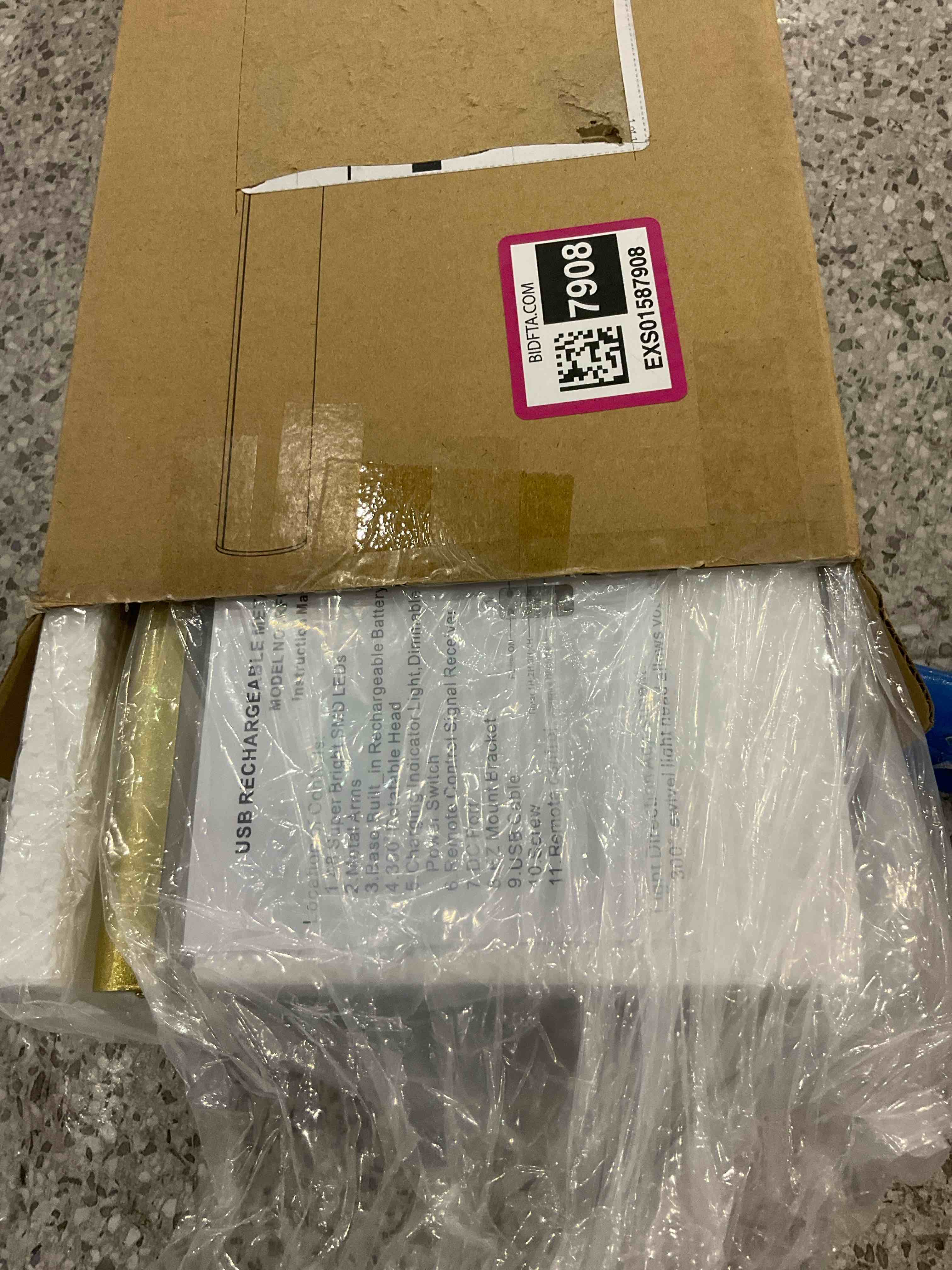 https://s3.amazonaws.com/lotting-images-prod/BargainHunt/EXS01587908_1715949601582.jpeg