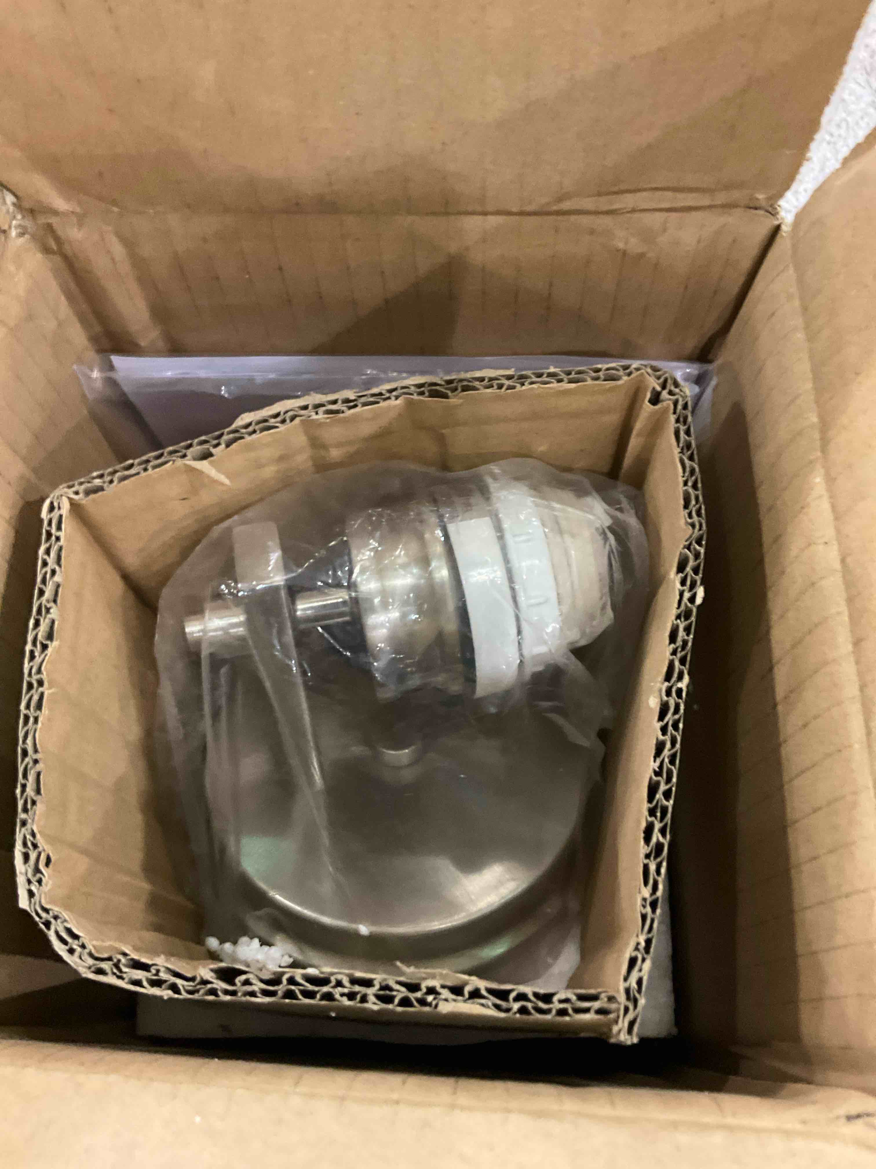 https://s3.amazonaws.com/lotting-images-prod/BargainHunt/EXS01587910_1715953529165.jpeg