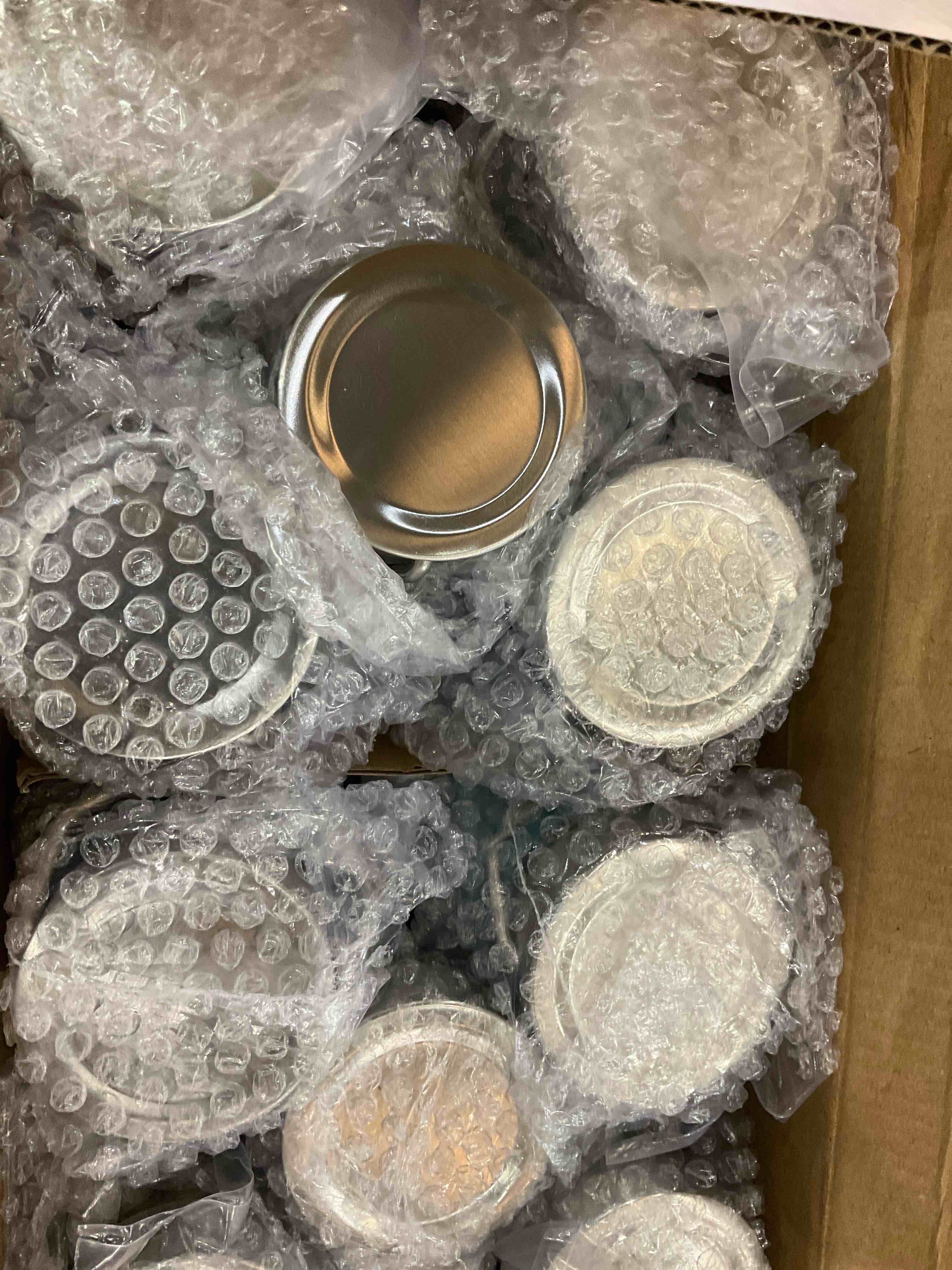 https://s3.amazonaws.com/lotting-images-prod/BargainHunt/EXS01587922_1716211765343.jpeg
