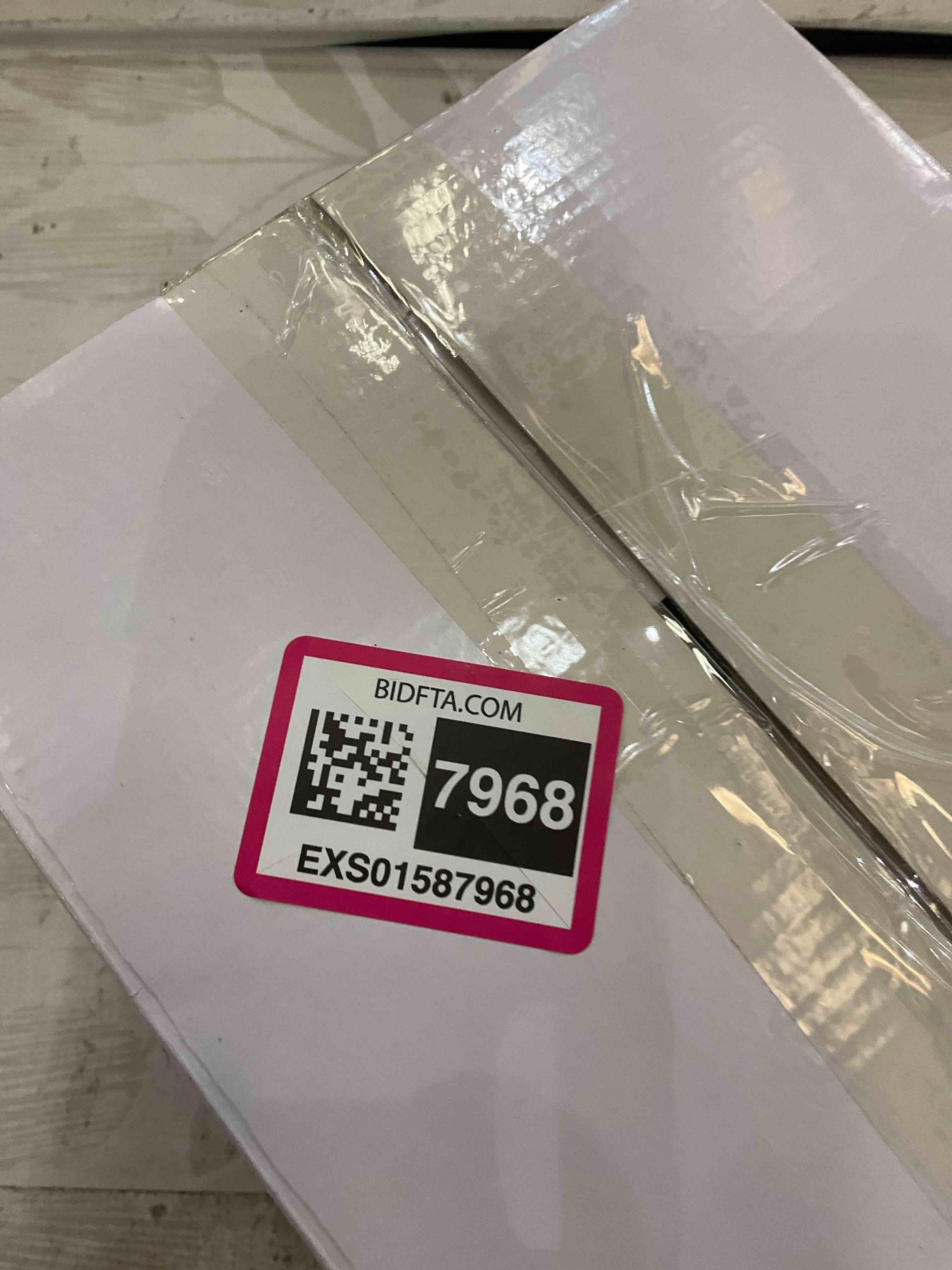 https://s3.amazonaws.com/lotting-images-prod/BargainHunt/EXS01587968_1716906248820.jpeg