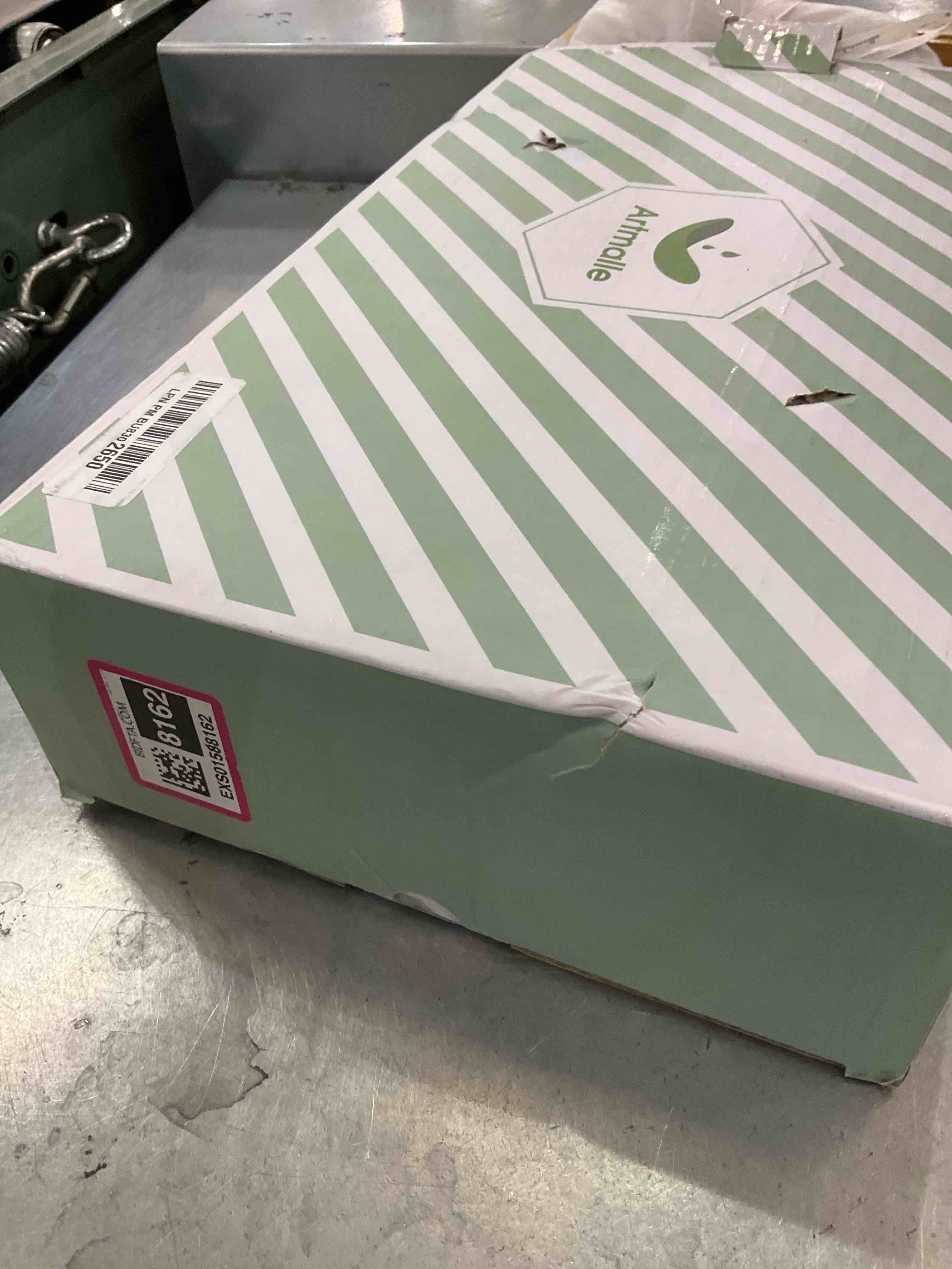 Bamboo Bathtub Tray Caddy - Luxury Relaxation and Convenience at Your Fingertips Foldable Expandable Baththb Table Caddy