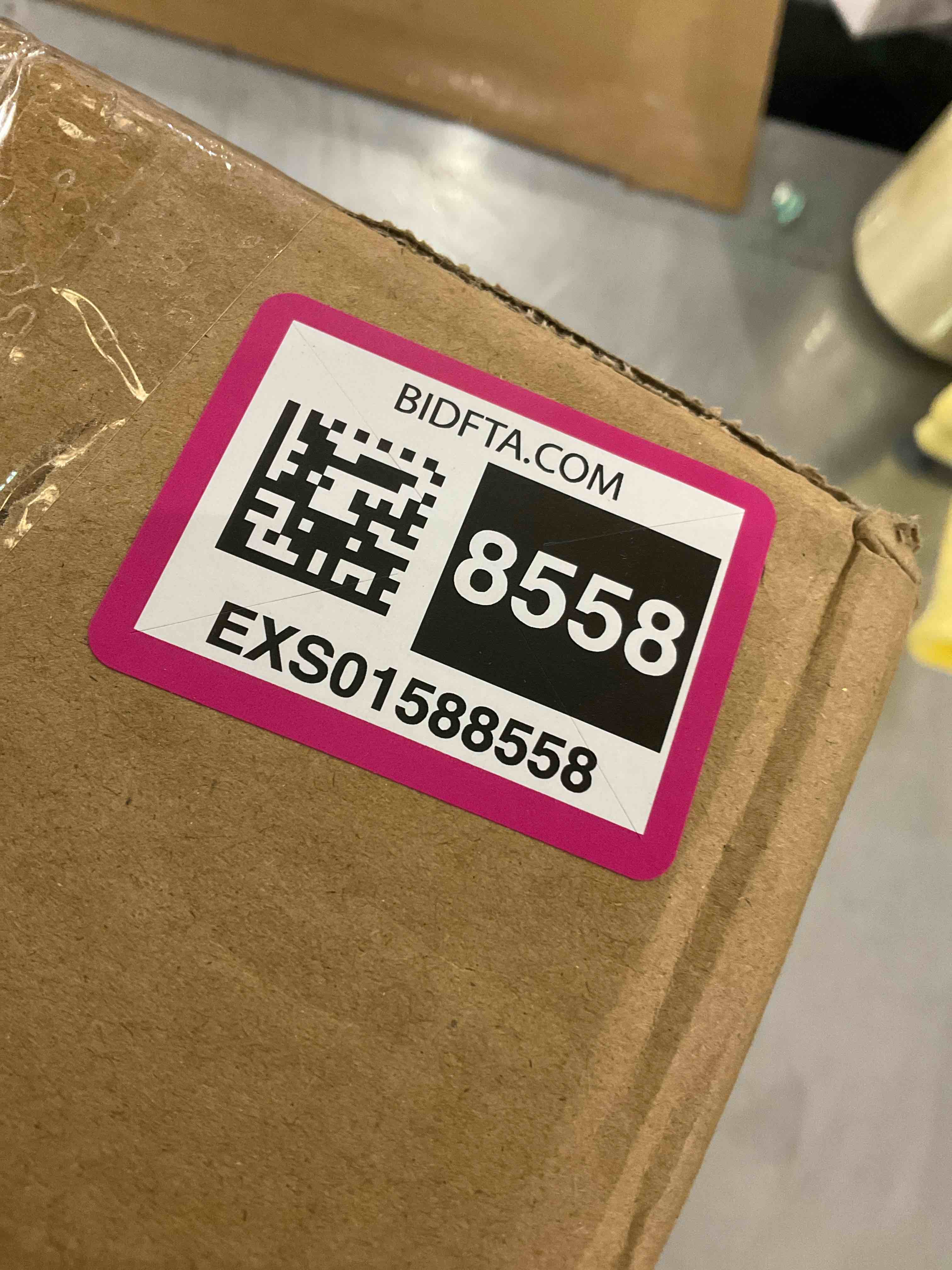 https://s3.amazonaws.com/lotting-images-prod/BargainHunt/EXS01588558_1713980001822.jpeg