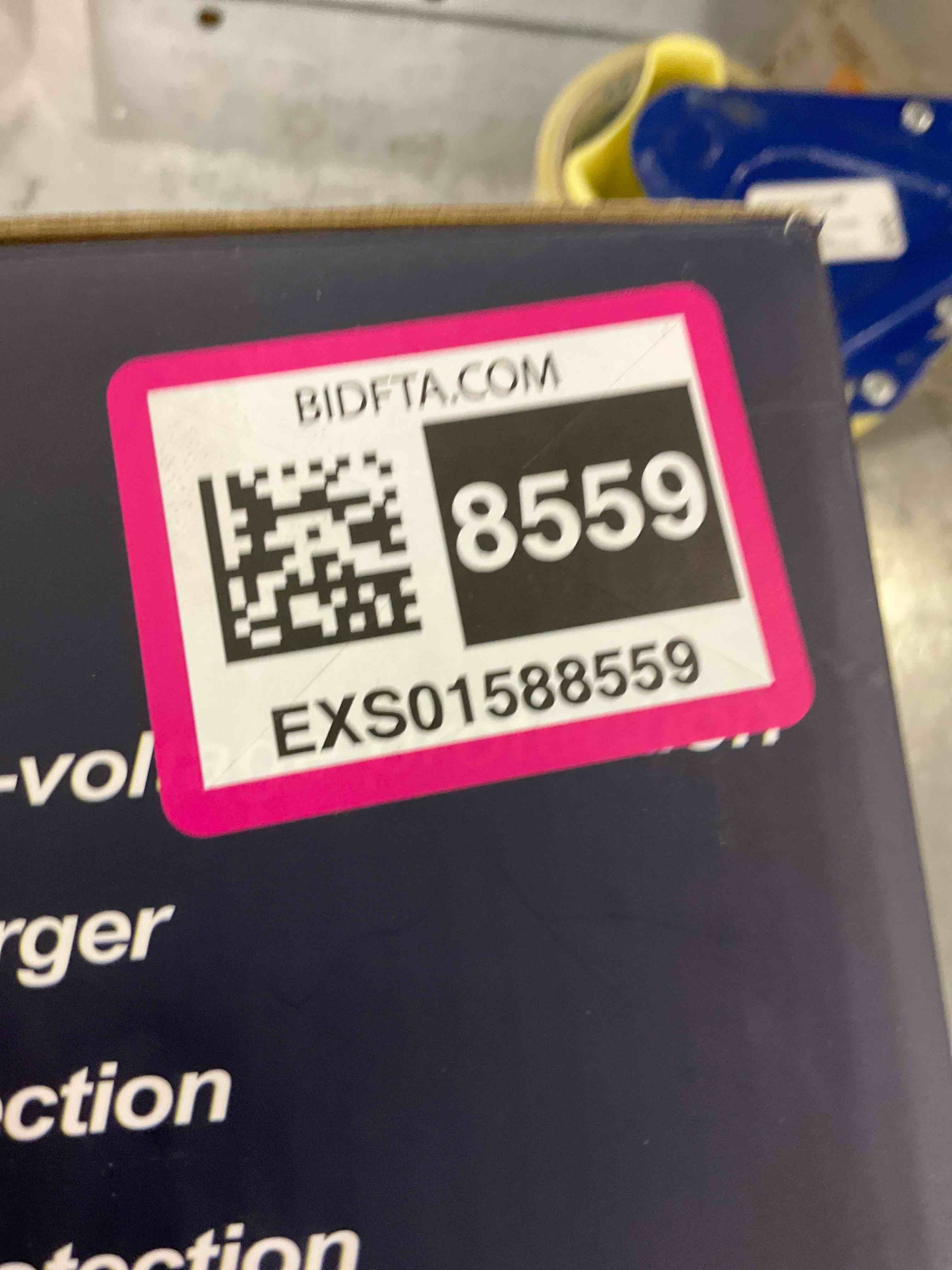 https://s3.amazonaws.com/lotting-images-prod/BargainHunt/EXS01588559_1713985537795.jpeg