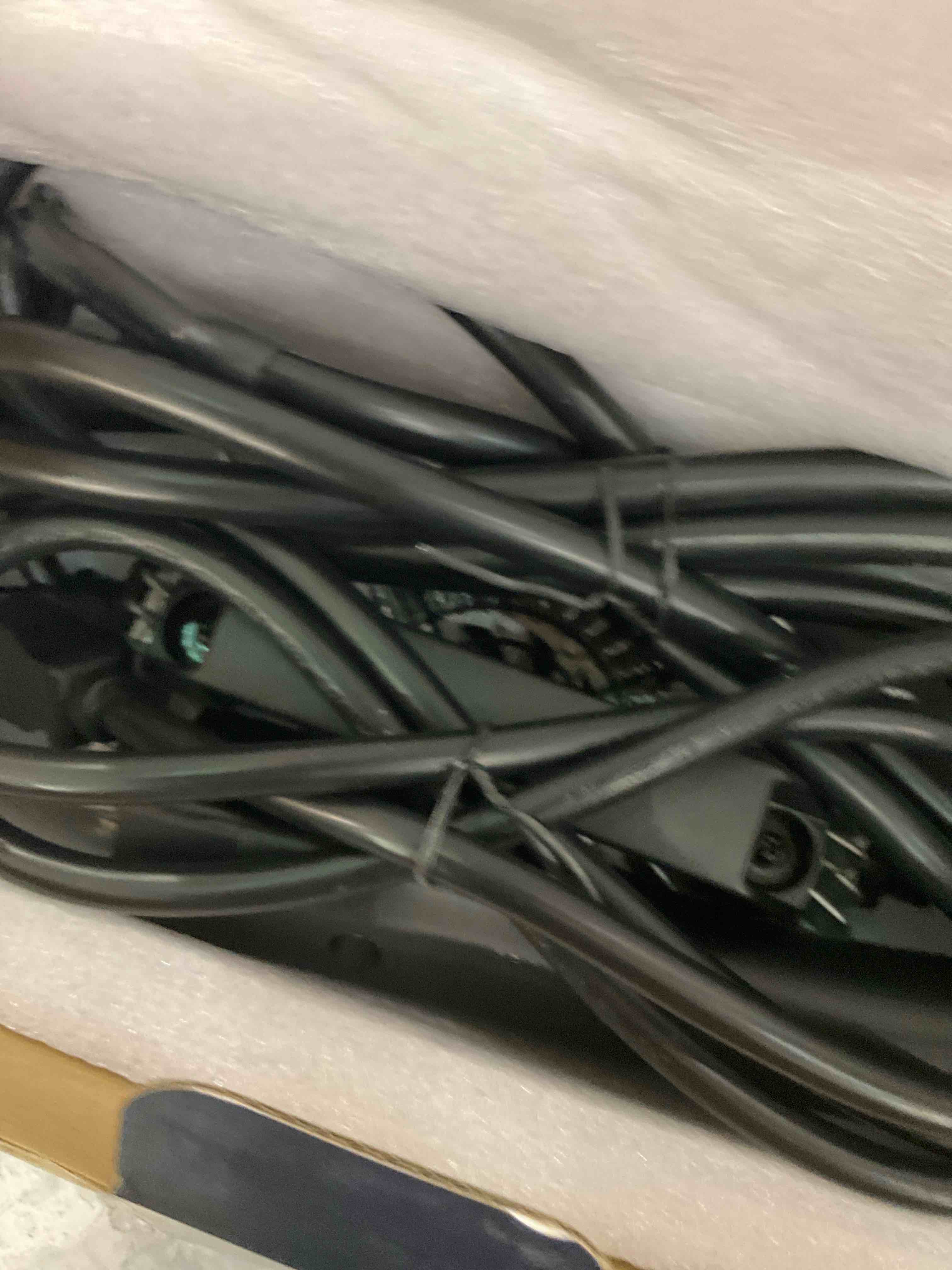 https://s3.amazonaws.com/lotting-images-prod/BargainHunt/EXS01588559_1713985547923.jpeg