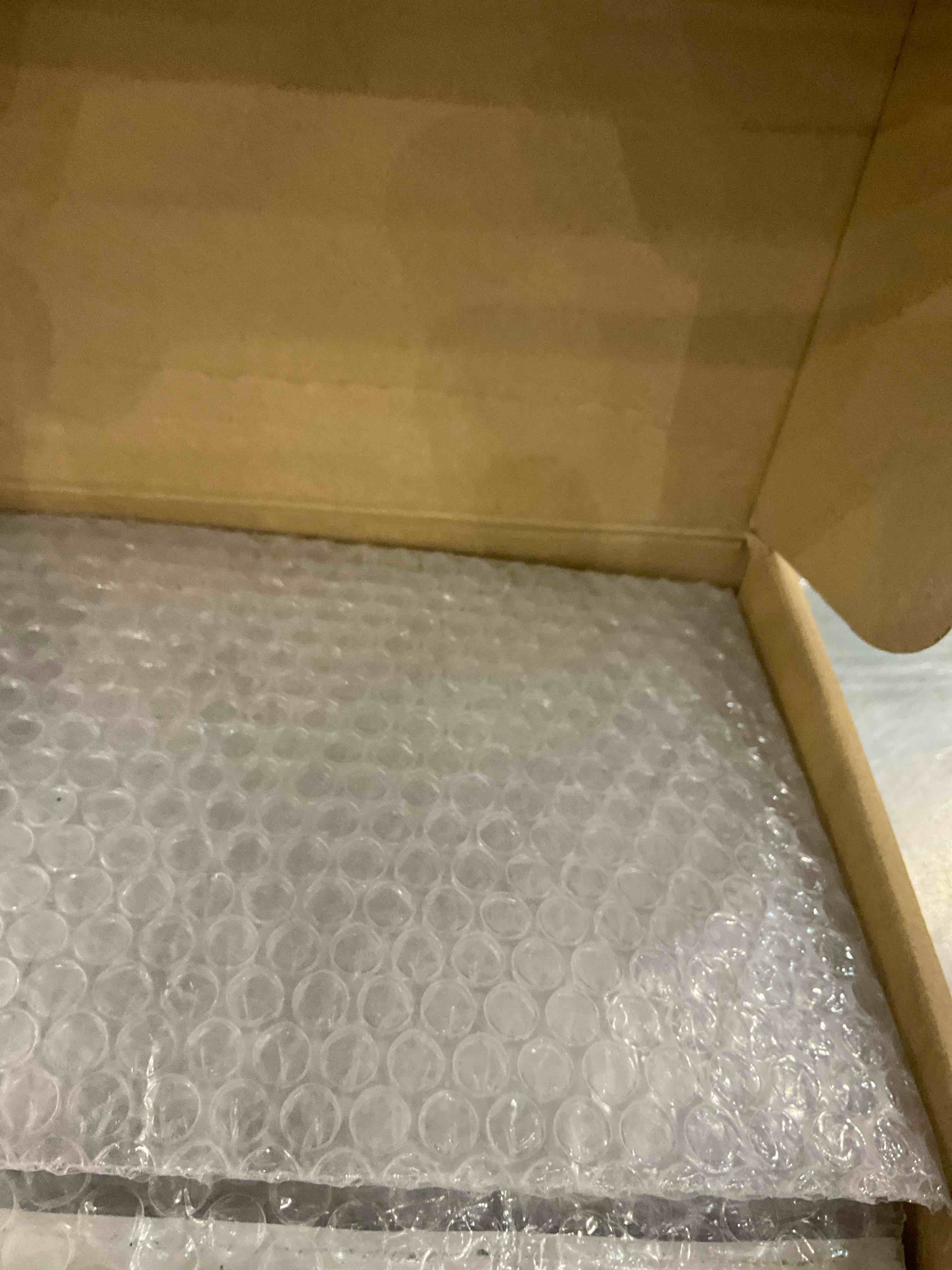 https://s3.amazonaws.com/lotting-images-prod/BargainHunt/EXS01588913_1714999650727.jpeg