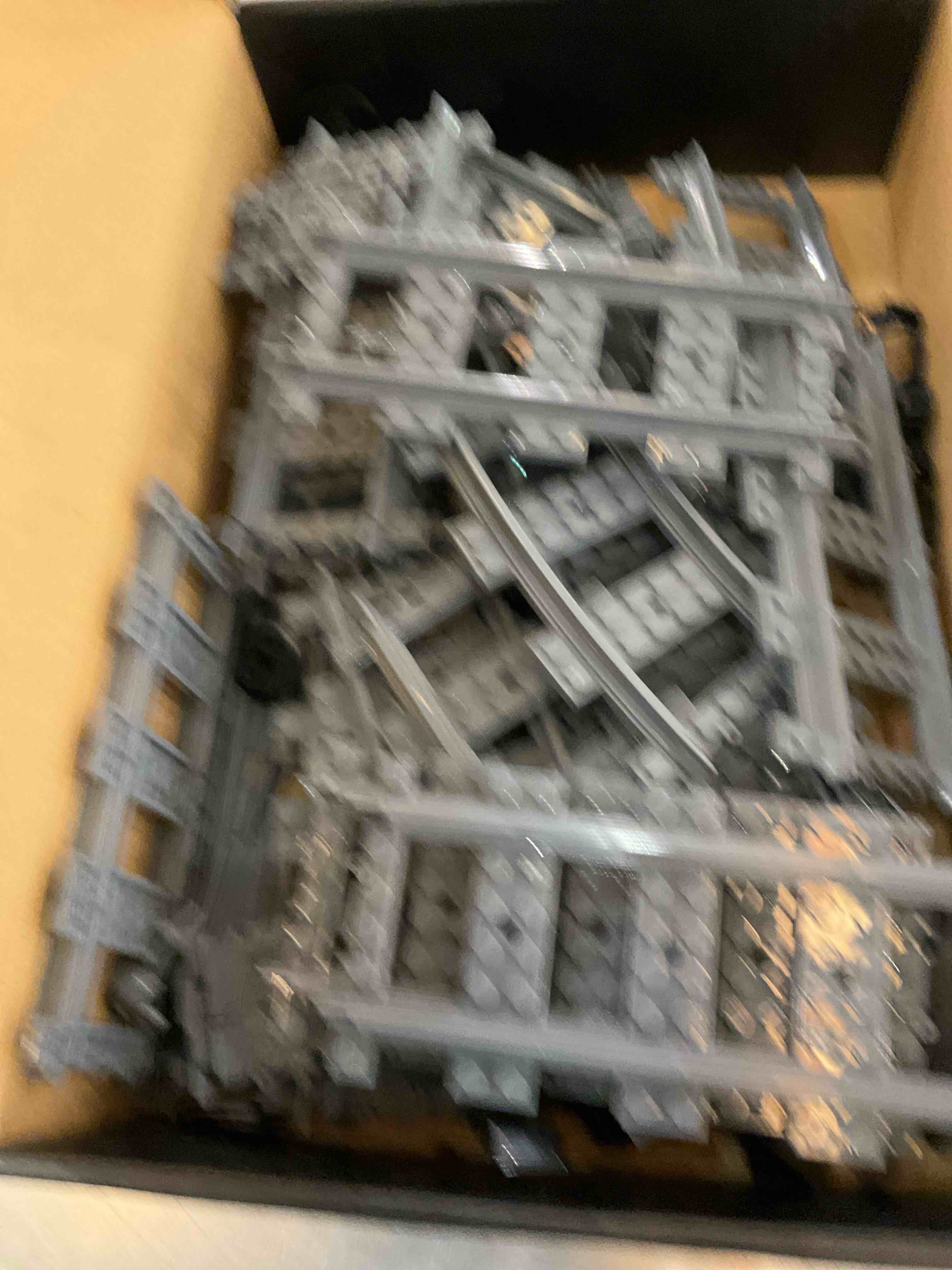 https://s3.amazonaws.com/lotting-images-prod/BargainHunt/EXS01589087_1714060314783.jpeg