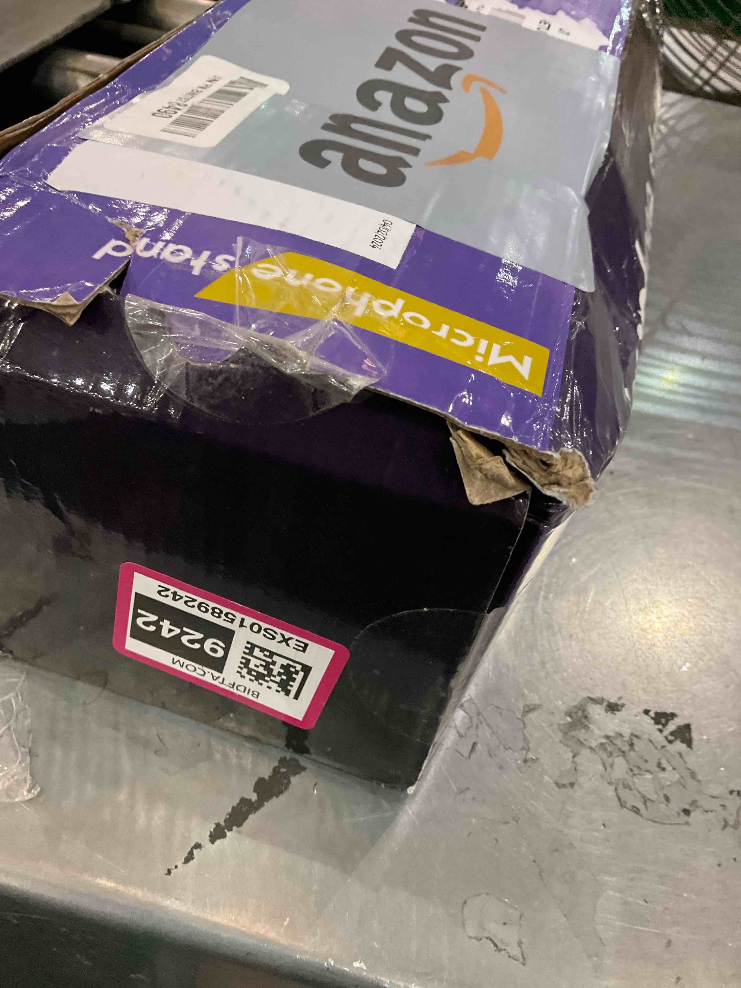 https://s3.amazonaws.com/lotting-images-prod/BargainHunt/EXS01589242_1714499592054.jpeg