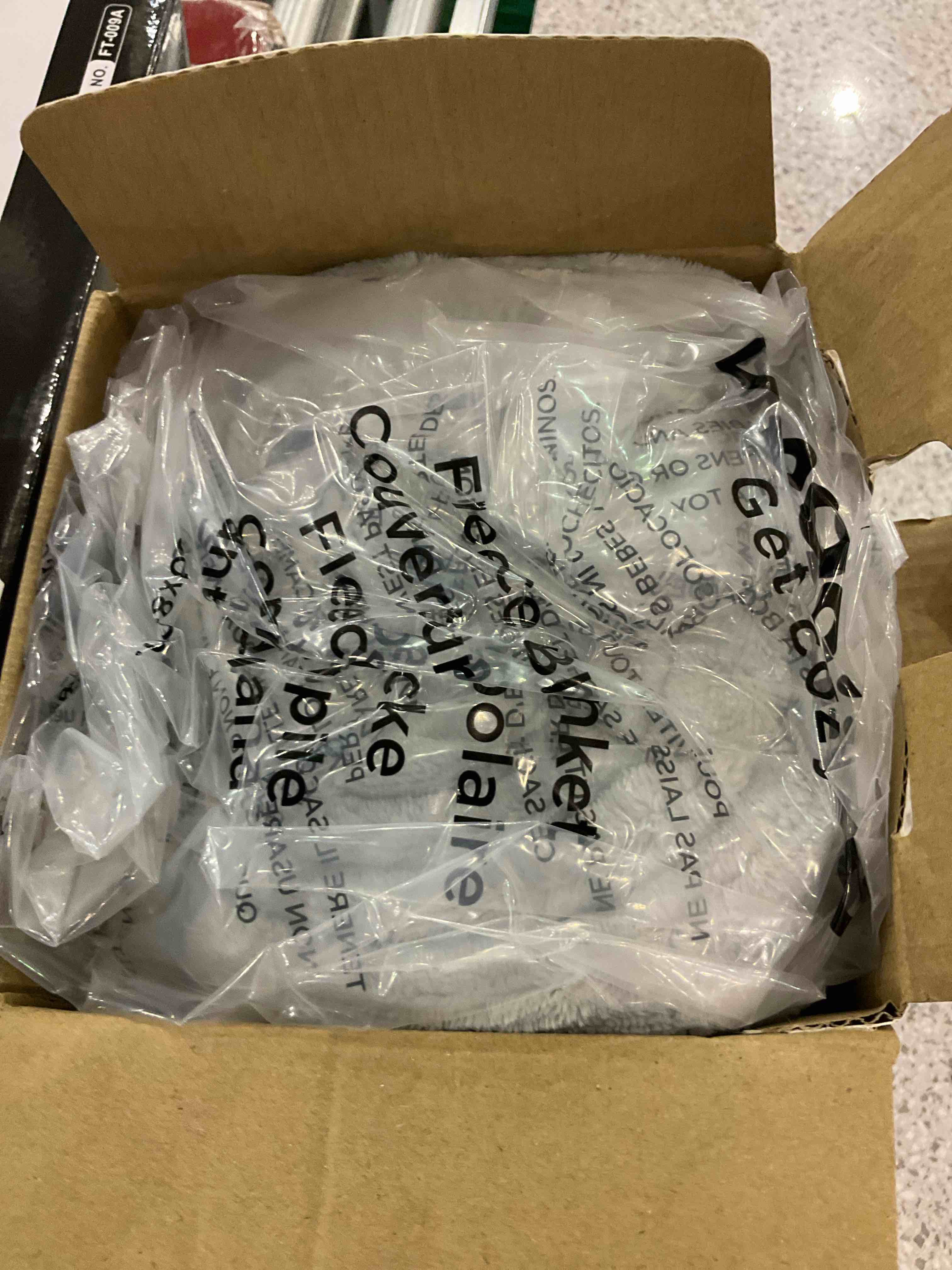 https://s3.amazonaws.com/lotting-images-prod/BargainHunt/EXS01589299_1714997222203.jpeg