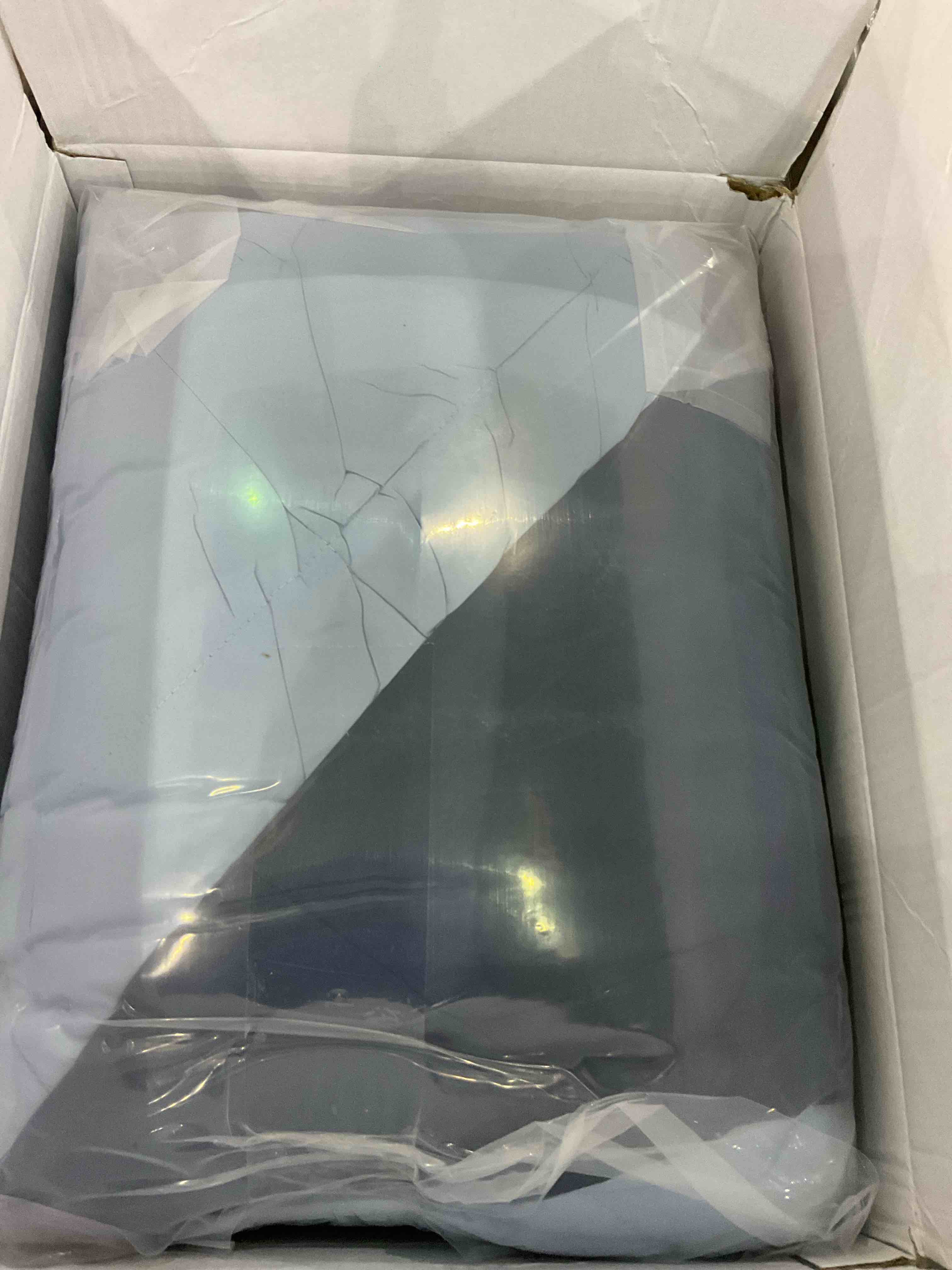 https://s3.amazonaws.com/lotting-images-prod/BargainHunt/EXS01589381_1716290140966.jpeg
