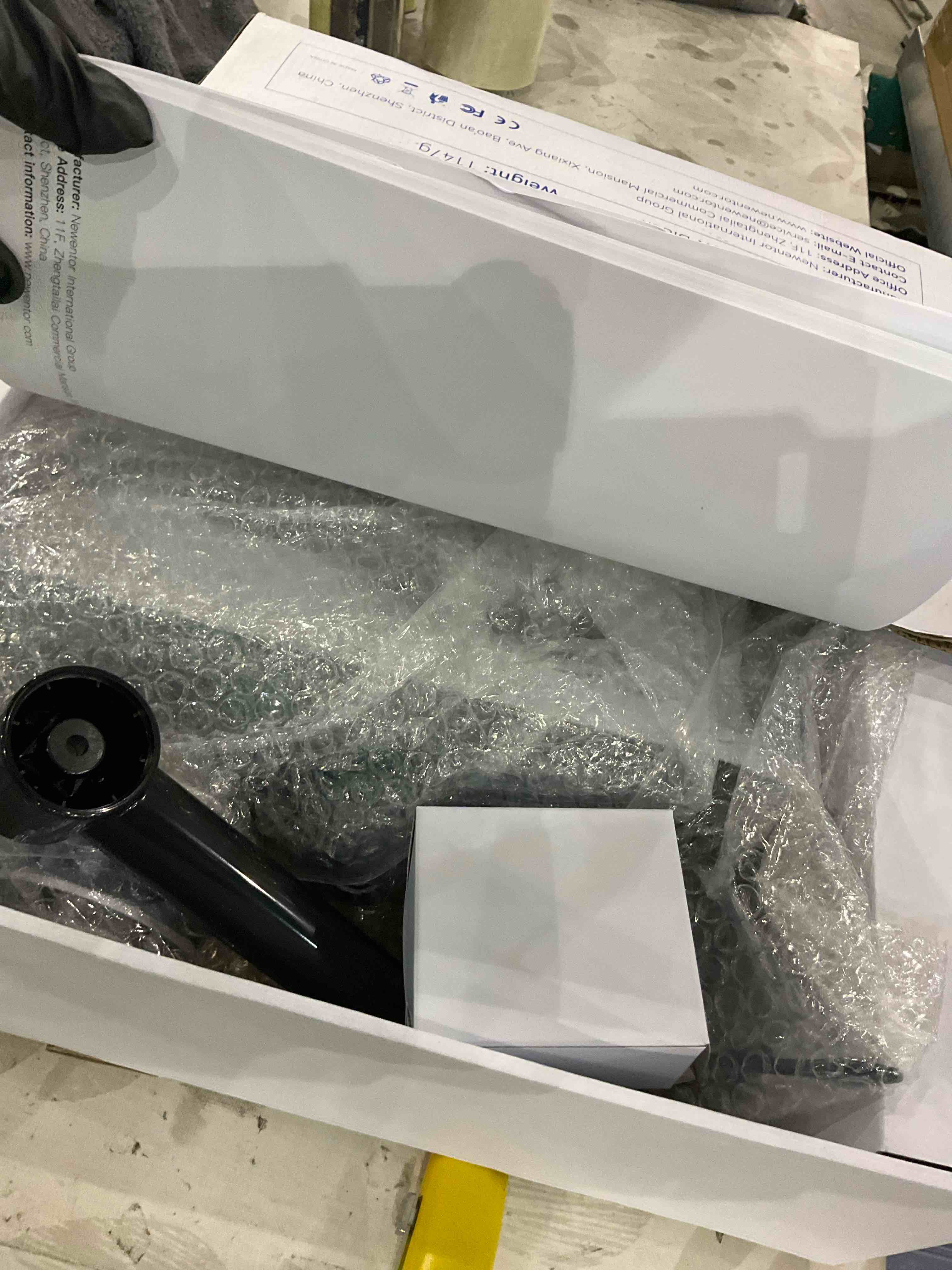 https://s3.amazonaws.com/lotting-images-prod/BargainHunt/EXS01589480_1715946612950.jpeg