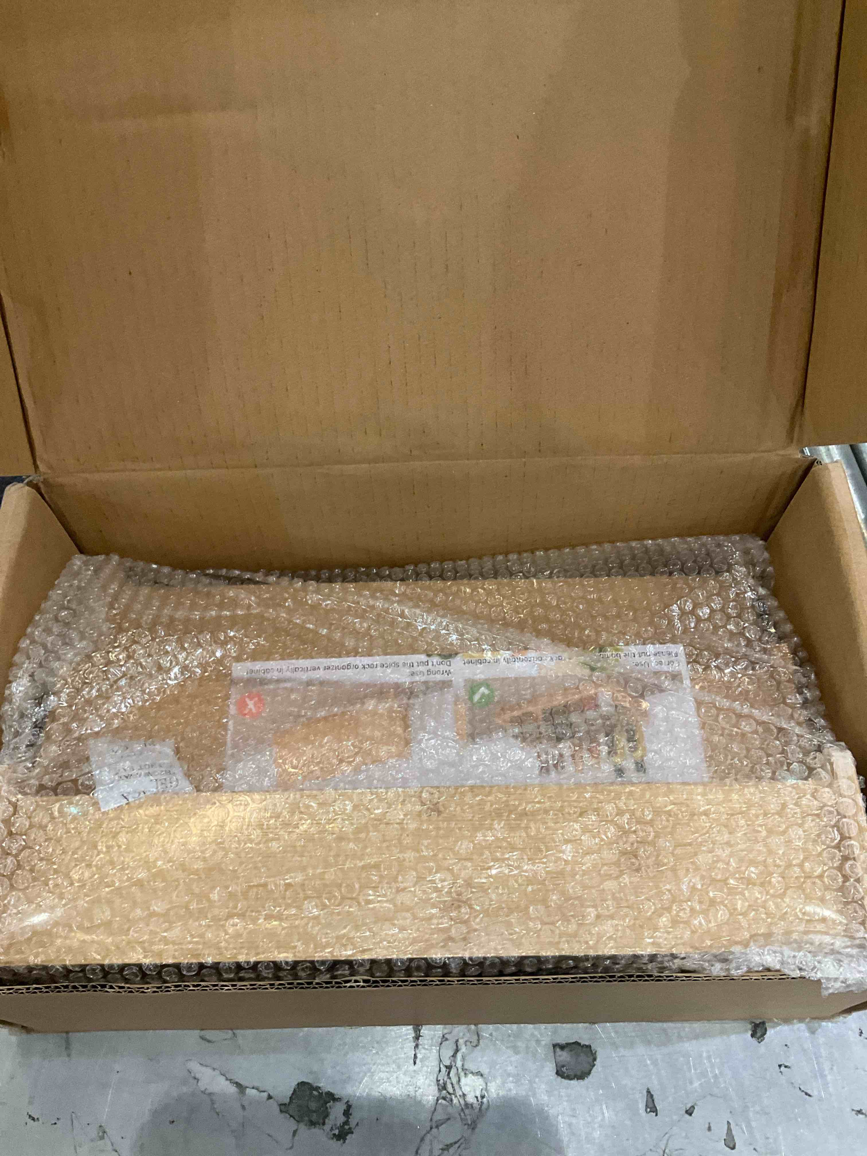 https://s3.amazonaws.com/lotting-images-prod/BargainHunt/EXS01590003_1719329463646.jpeg