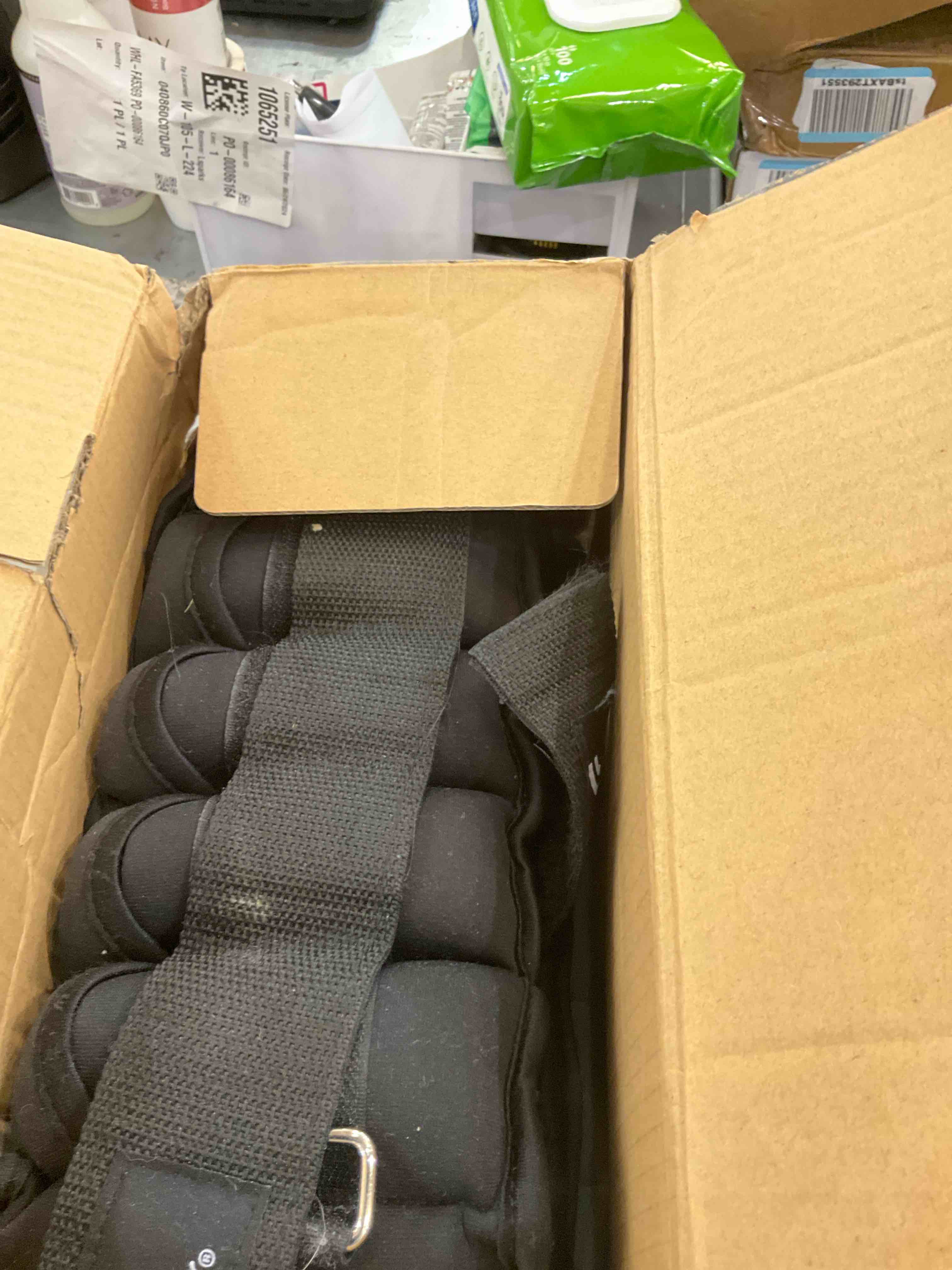 https://s3.amazonaws.com/lotting-images-prod/BargainHunt/EXS01590014_1719334233370.jpeg