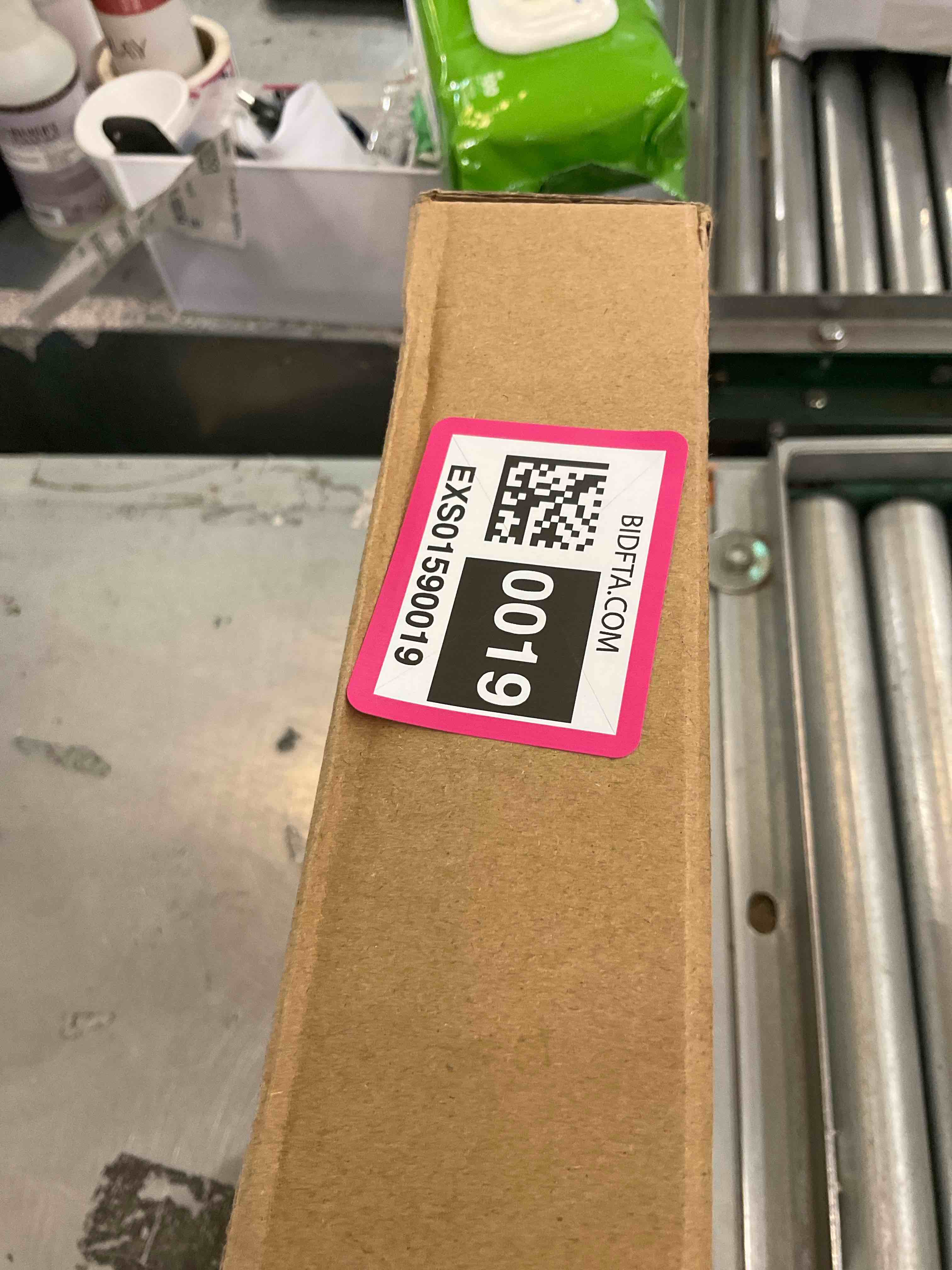 https://s3.amazonaws.com/lotting-images-prod/BargainHunt/EXS01590019_1719335042714.jpeg