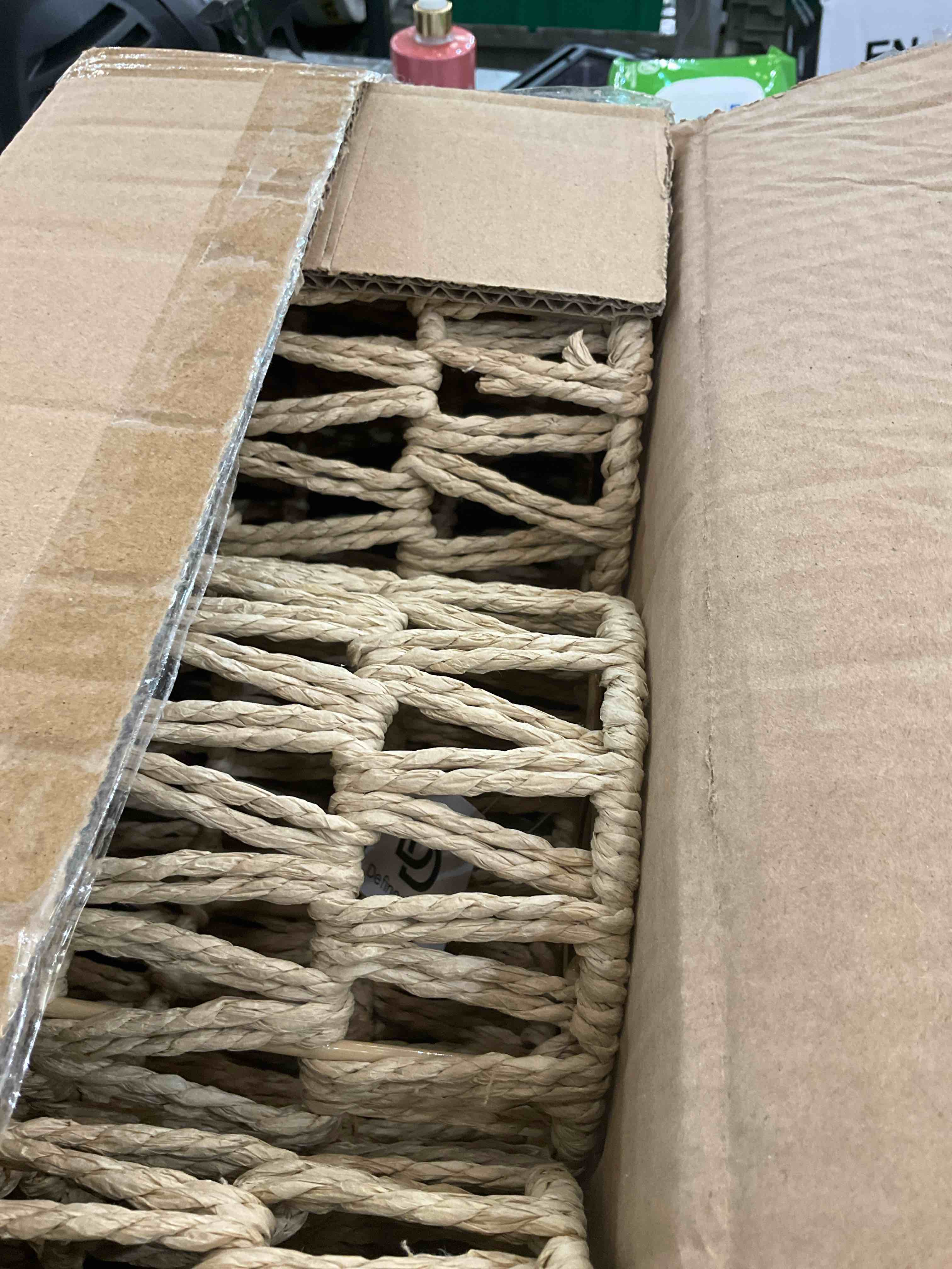 https://s3.amazonaws.com/lotting-images-prod/BargainHunt/EXS01590039_1719337636155.jpeg