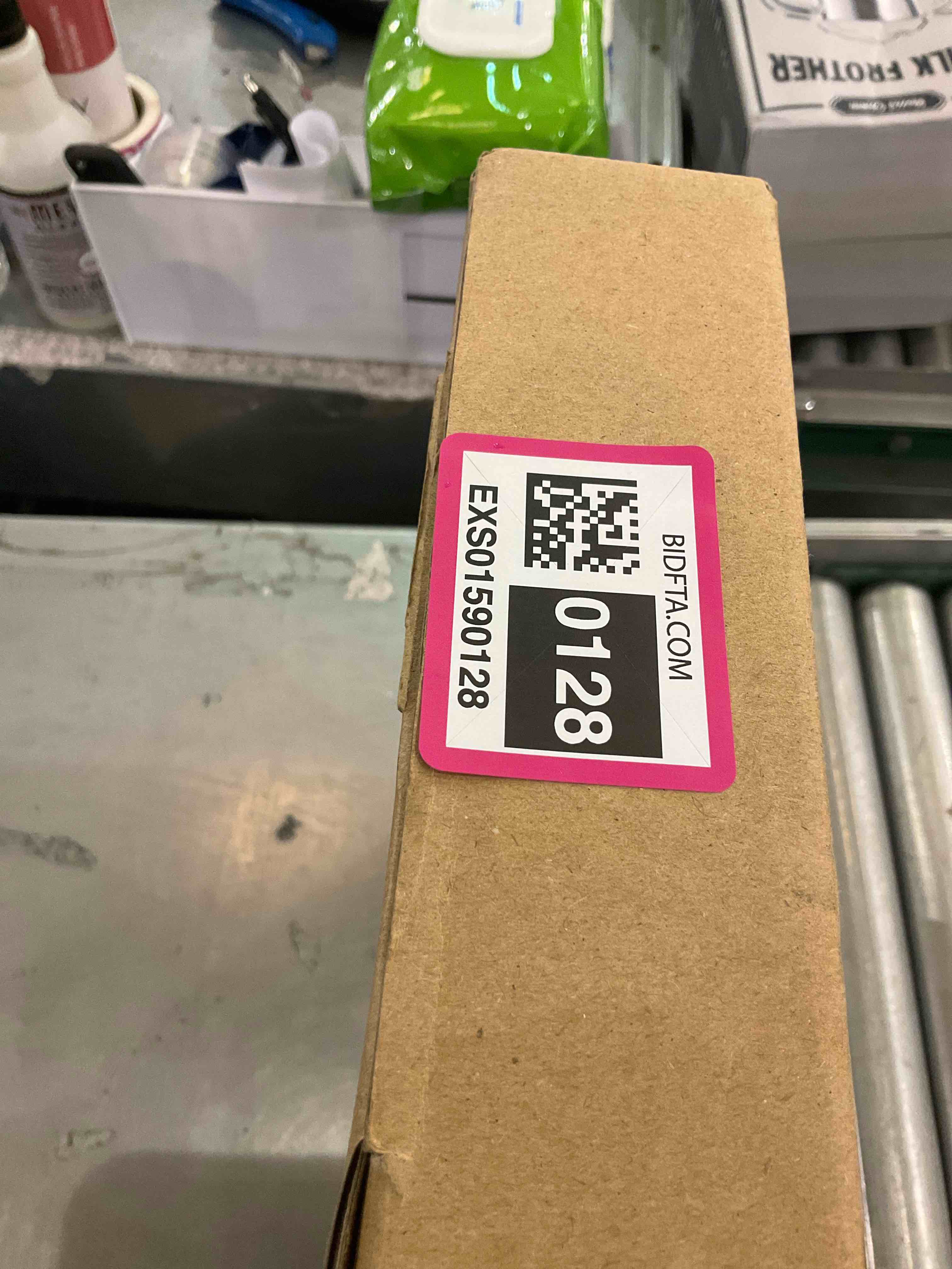 https://s3.amazonaws.com/lotting-images-prod/BargainHunt/EXS01590128_1719409972182.jpeg