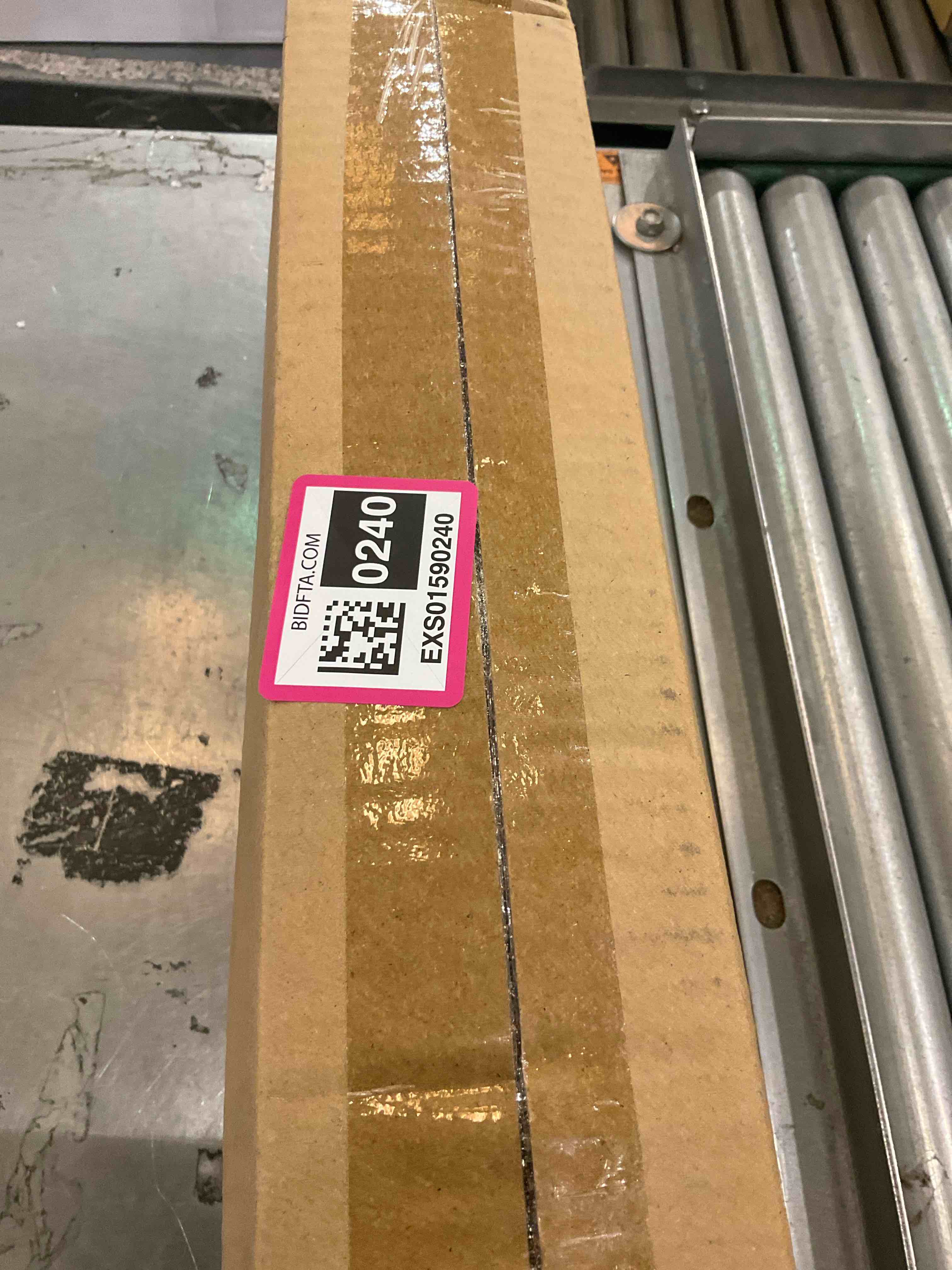 https://s3.amazonaws.com/lotting-images-prod/BargainHunt/EXS01590240_1719428100882.jpeg