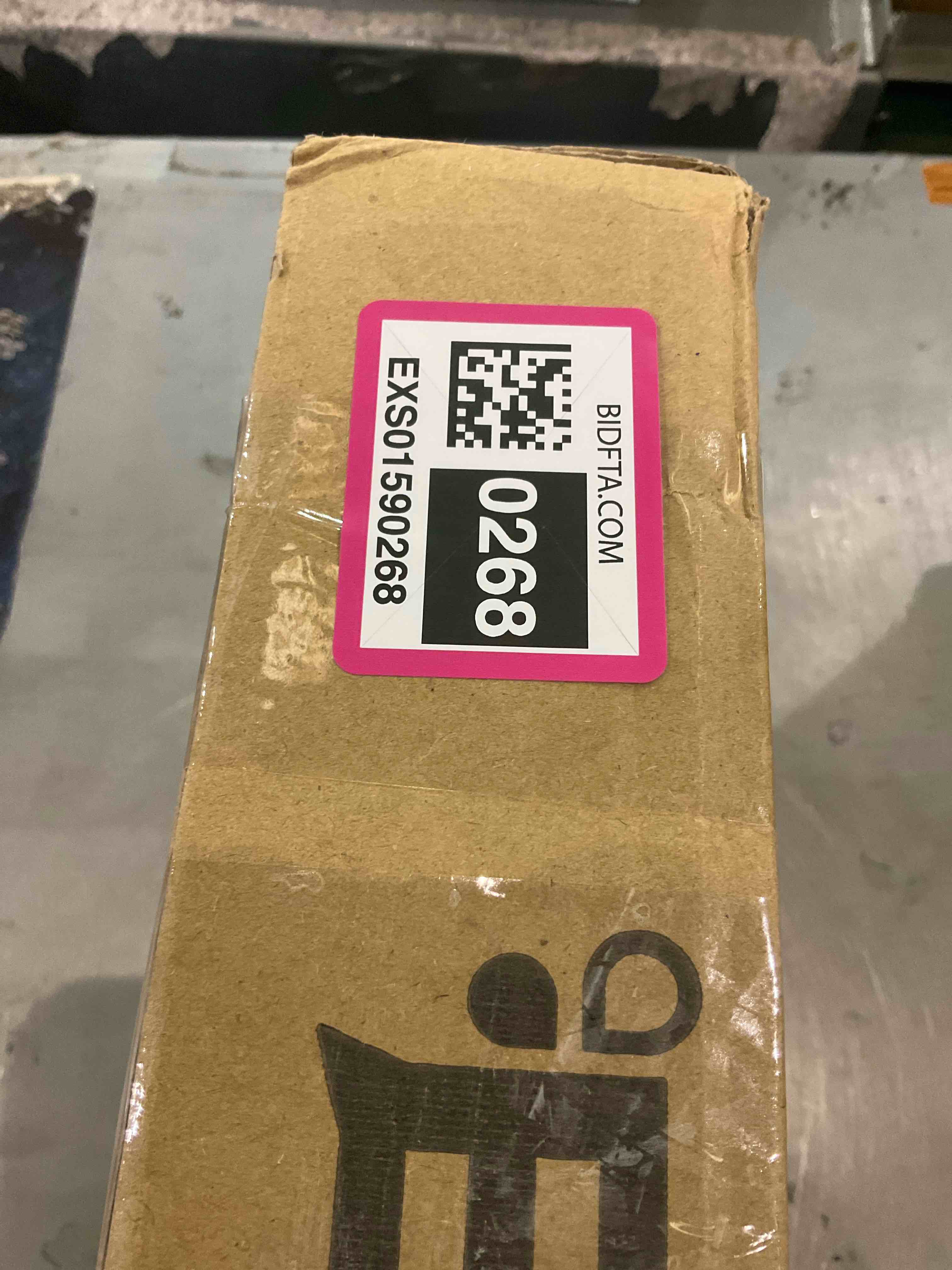 https://s3.amazonaws.com/lotting-images-prod/BargainHunt/EXS01590268_1719490390056.jpeg