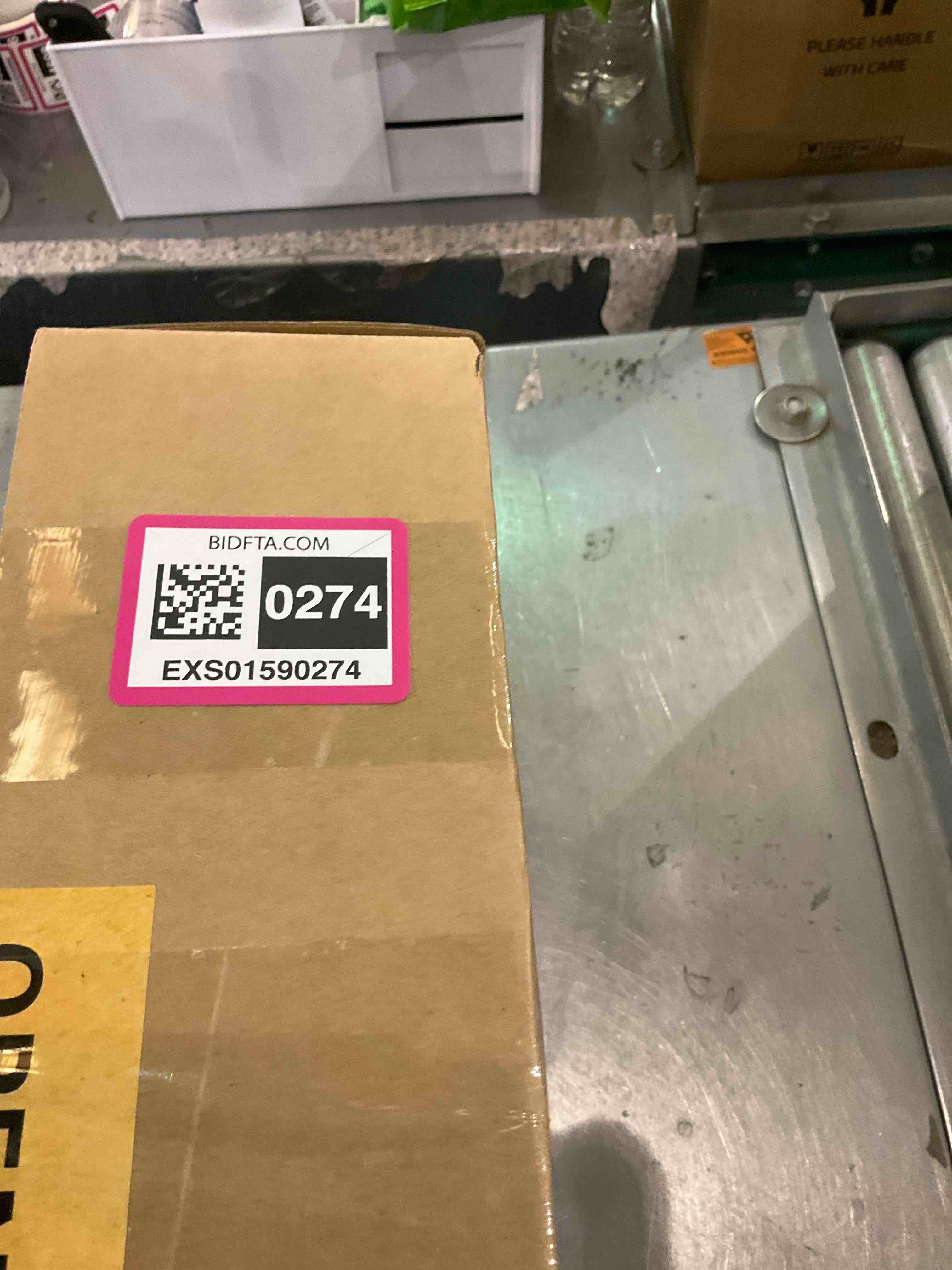 https://s3.amazonaws.com/lotting-images-prod/BargainHunt/EXS01590274_1719492099104.jpeg