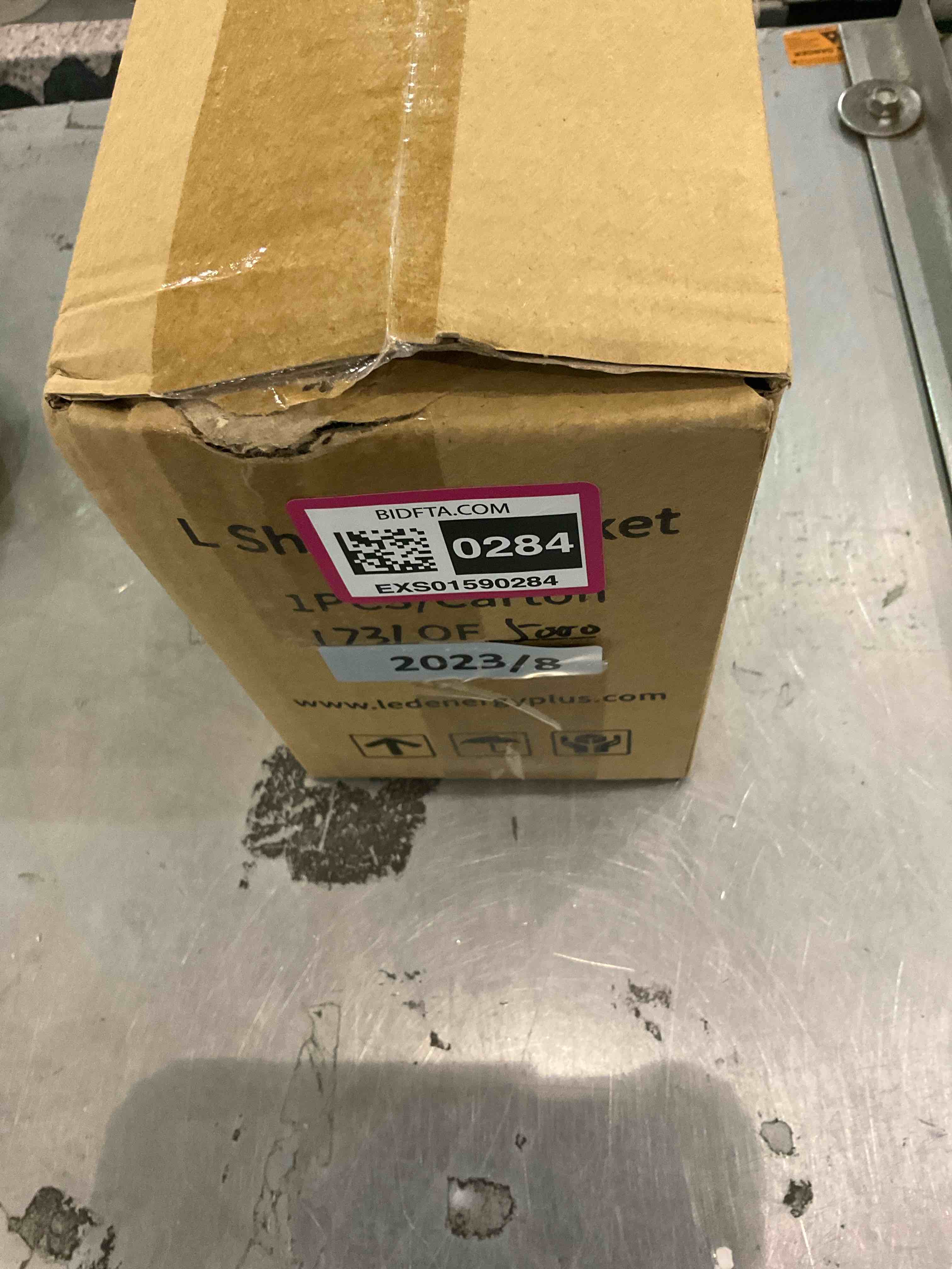 https://s3.amazonaws.com/lotting-images-prod/BargainHunt/EXS01590284_1719496318156.jpeg