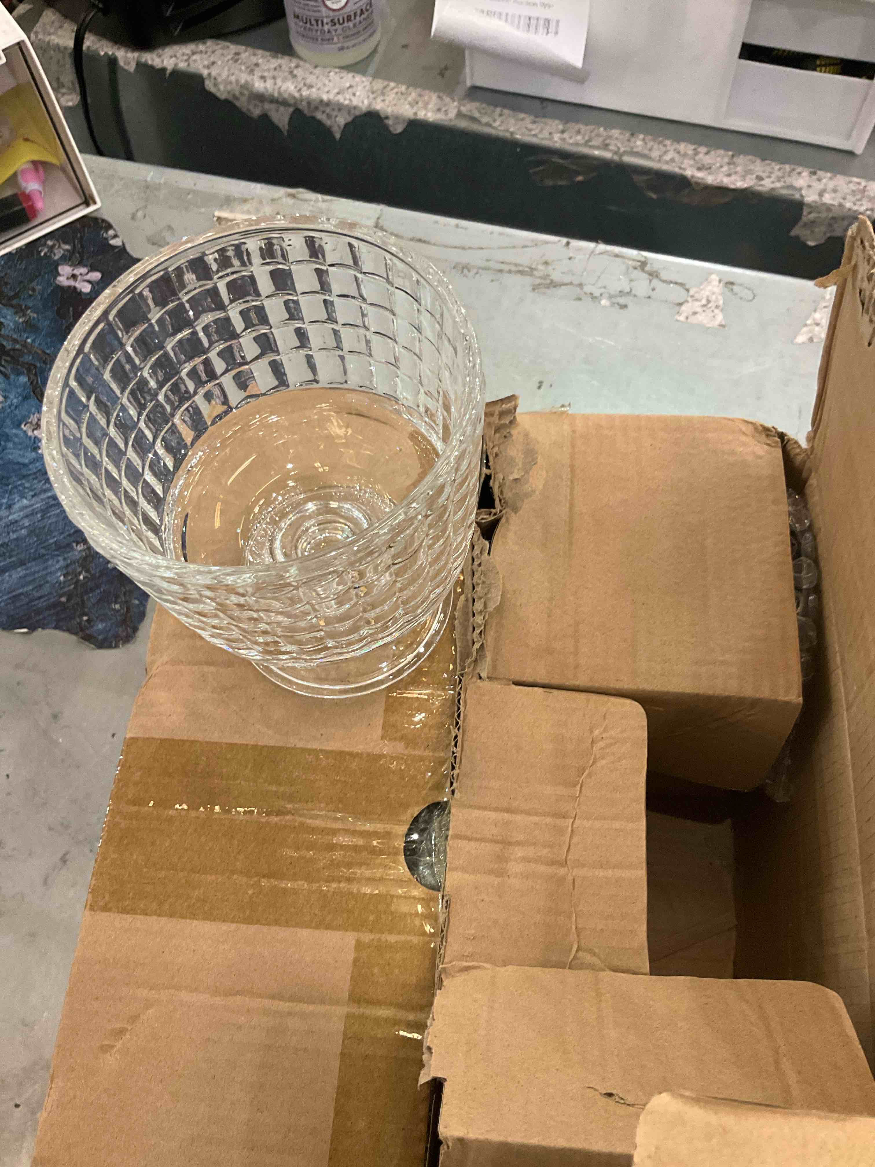 https://s3.amazonaws.com/lotting-images-prod/BargainHunt/EXS01590334_1719515262244.jpeg