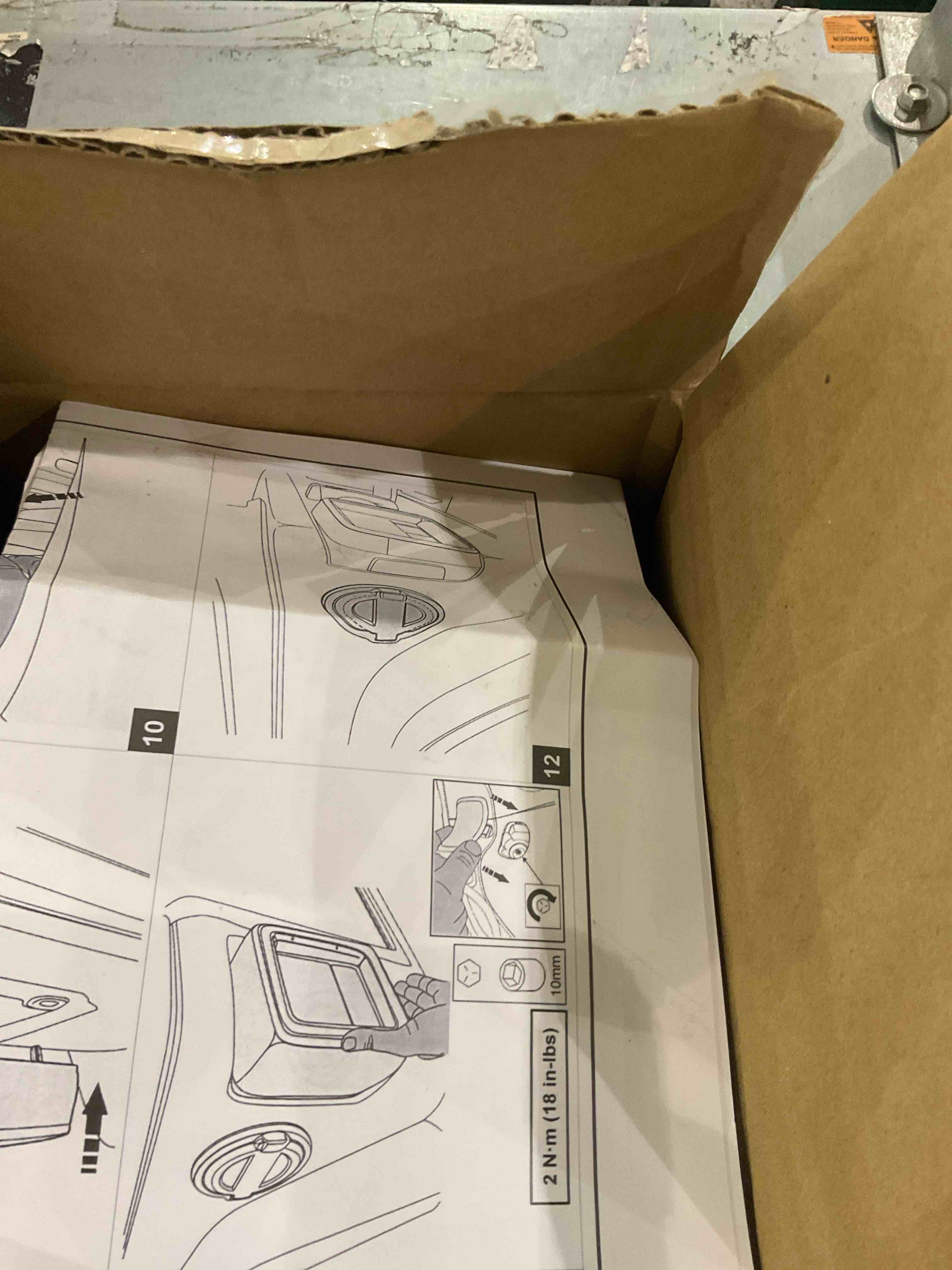 https://s3.amazonaws.com/lotting-images-prod/BargainHunt/EXS01590352_1719834750669.jpeg