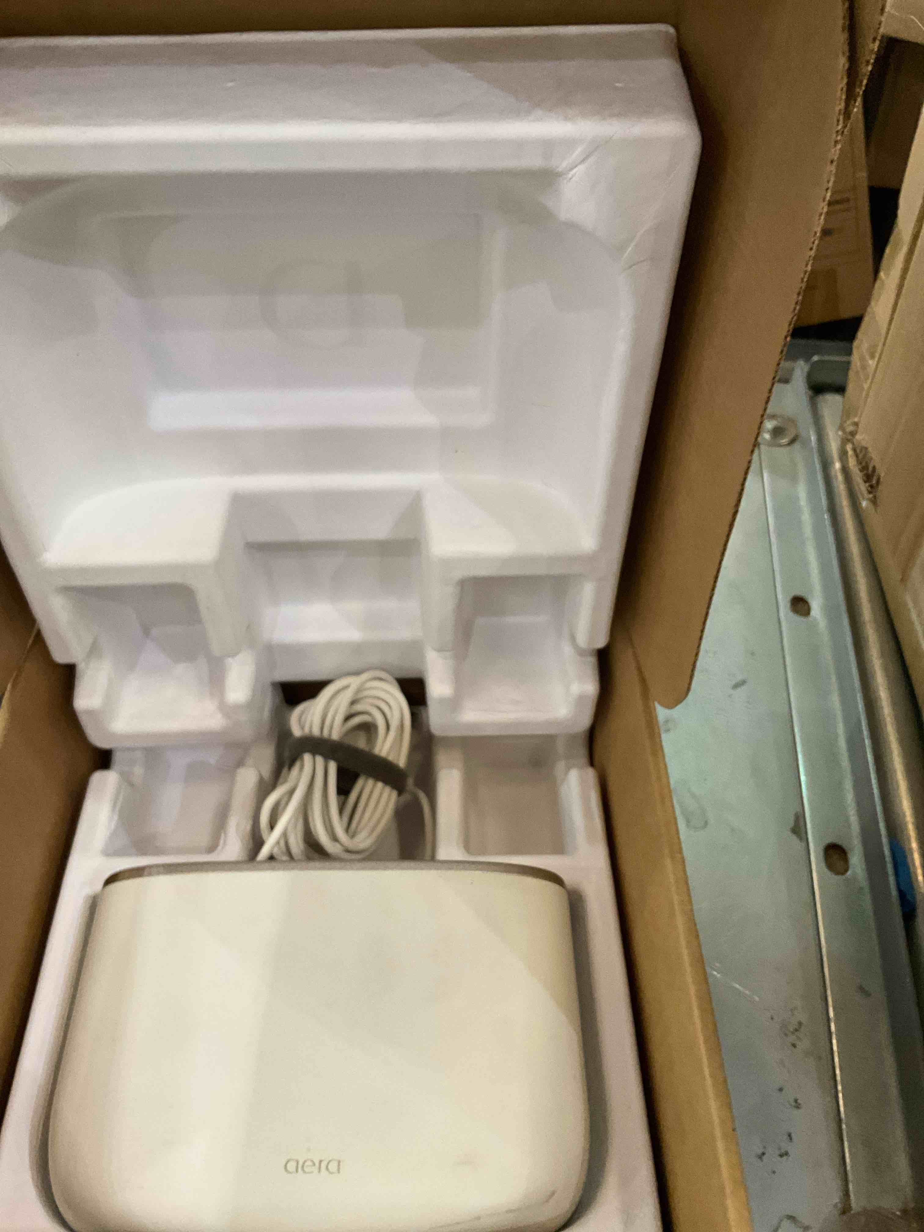 https://s3.amazonaws.com/lotting-images-prod/BargainHunt/EXS01590463_1719855070178.jpeg