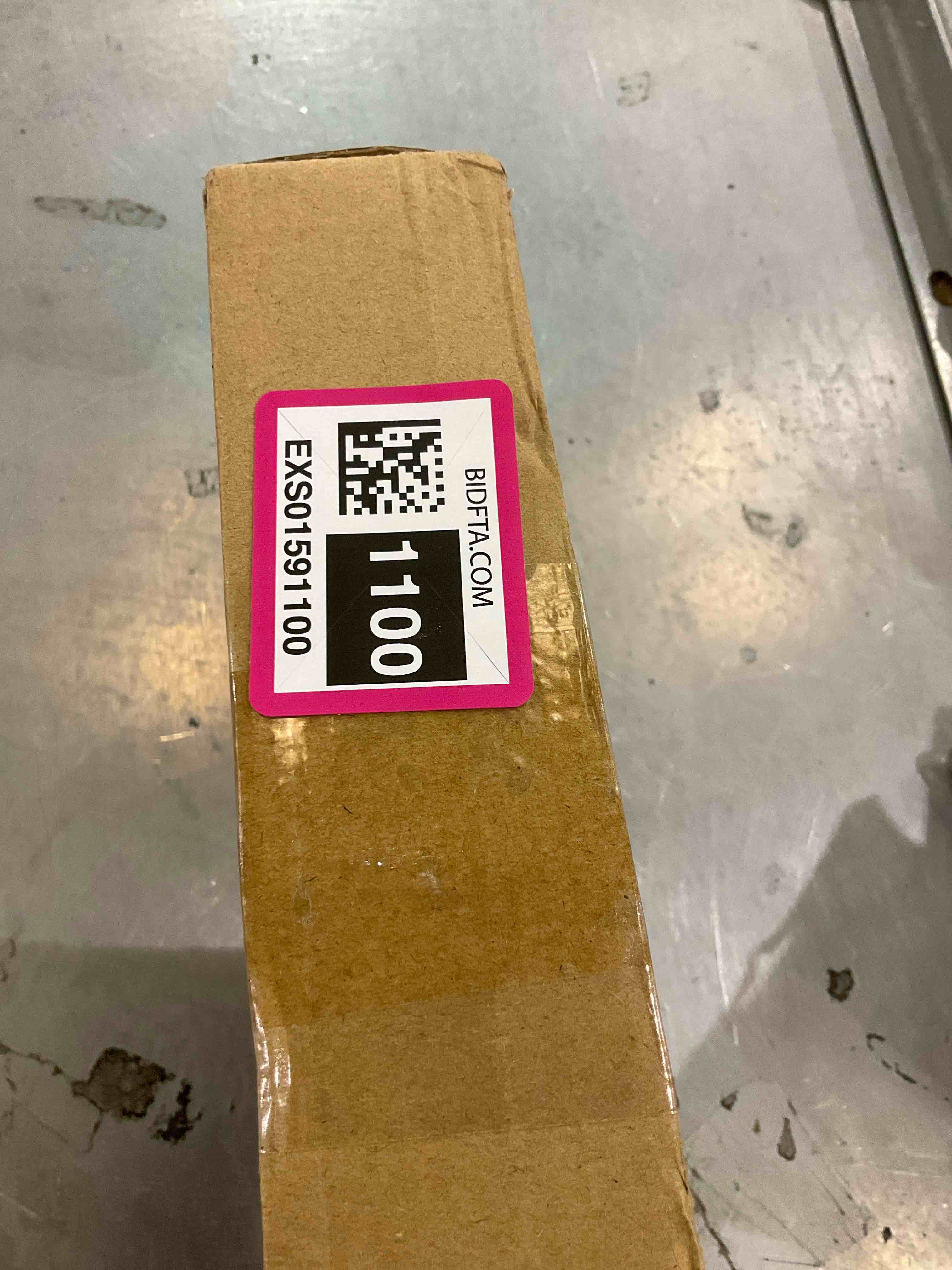 https://s3.amazonaws.com/lotting-images-prod/BargainHunt/EXS01591100_1718910621974.jpeg