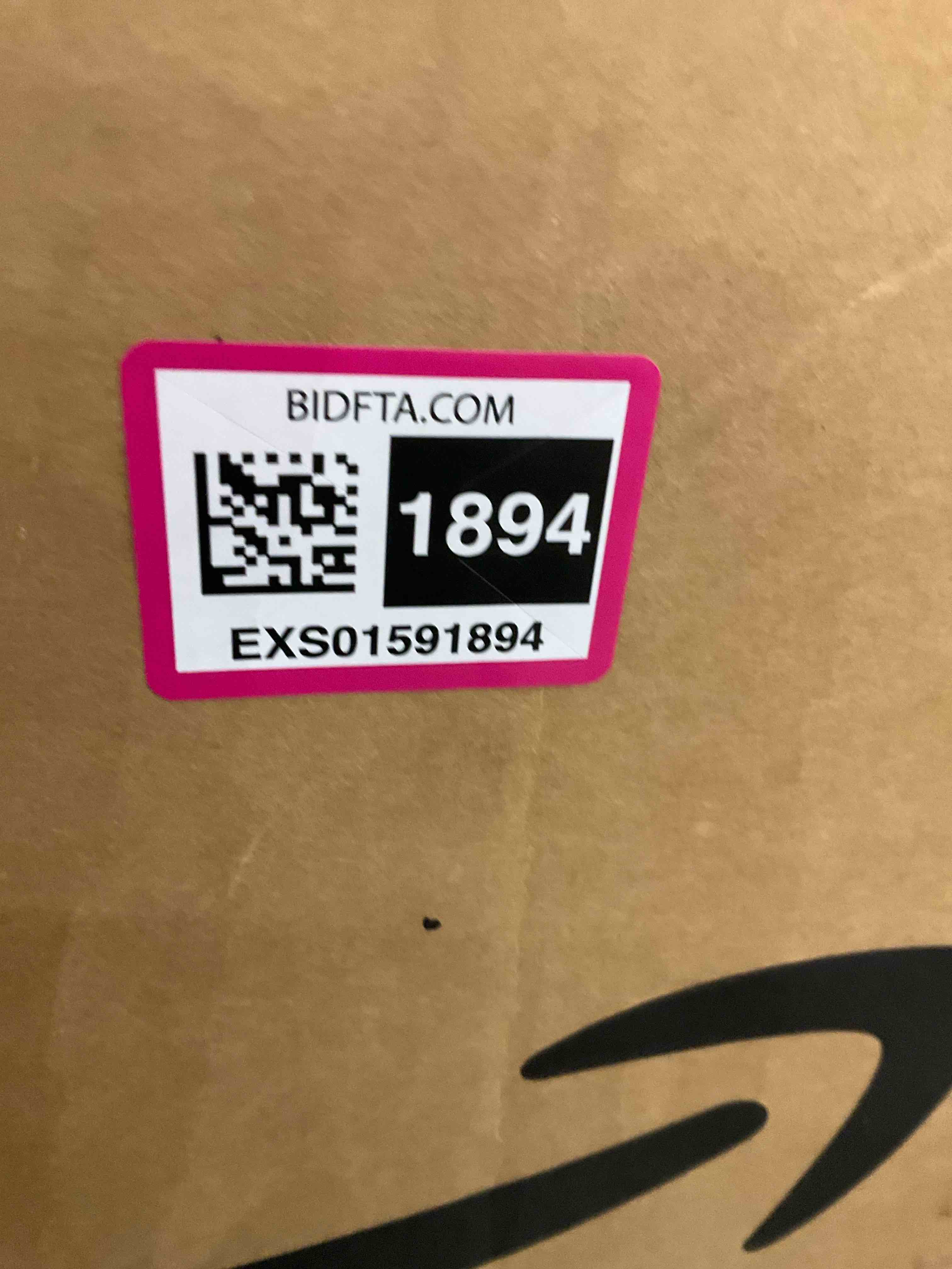 https://s3.amazonaws.com/lotting-images-prod/BargainHunt/EXS01591894_1719324220935.jpeg