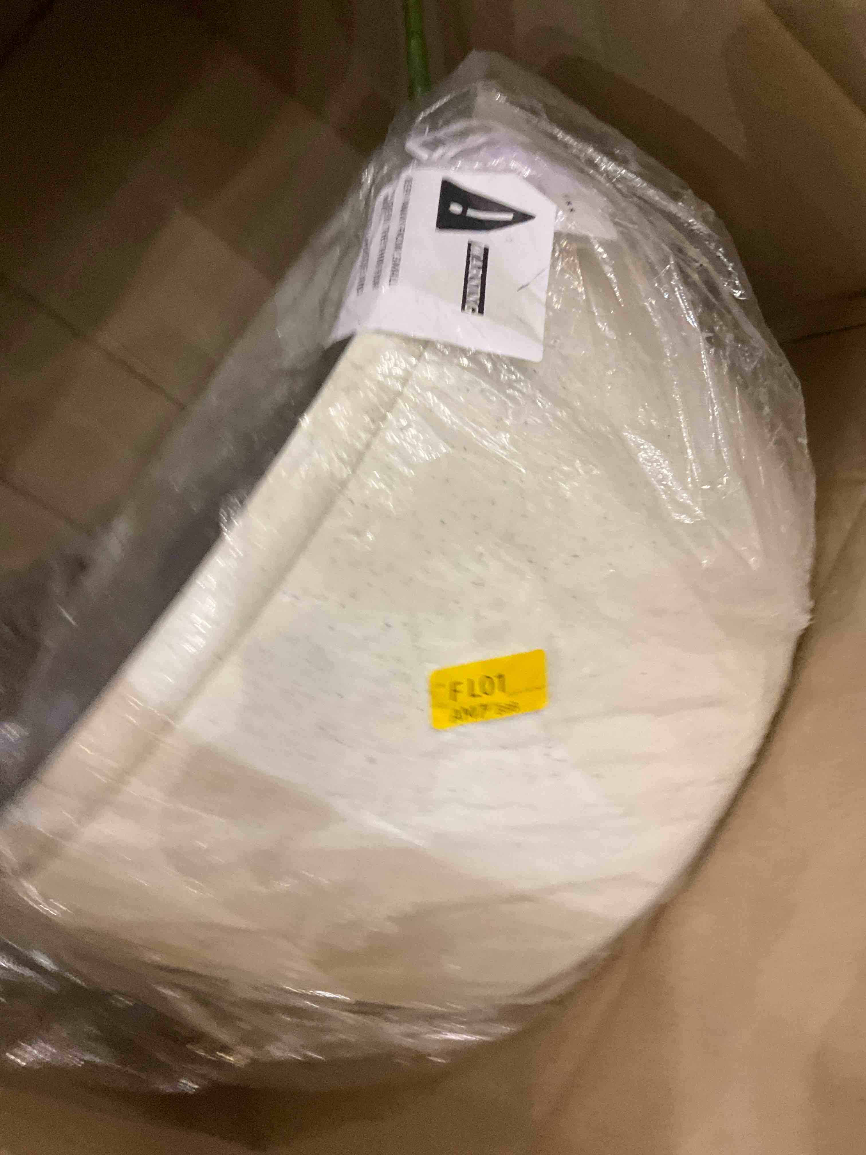 https://s3.amazonaws.com/lotting-images-prod/BargainHunt/EXS01591895_1719324286461.jpeg