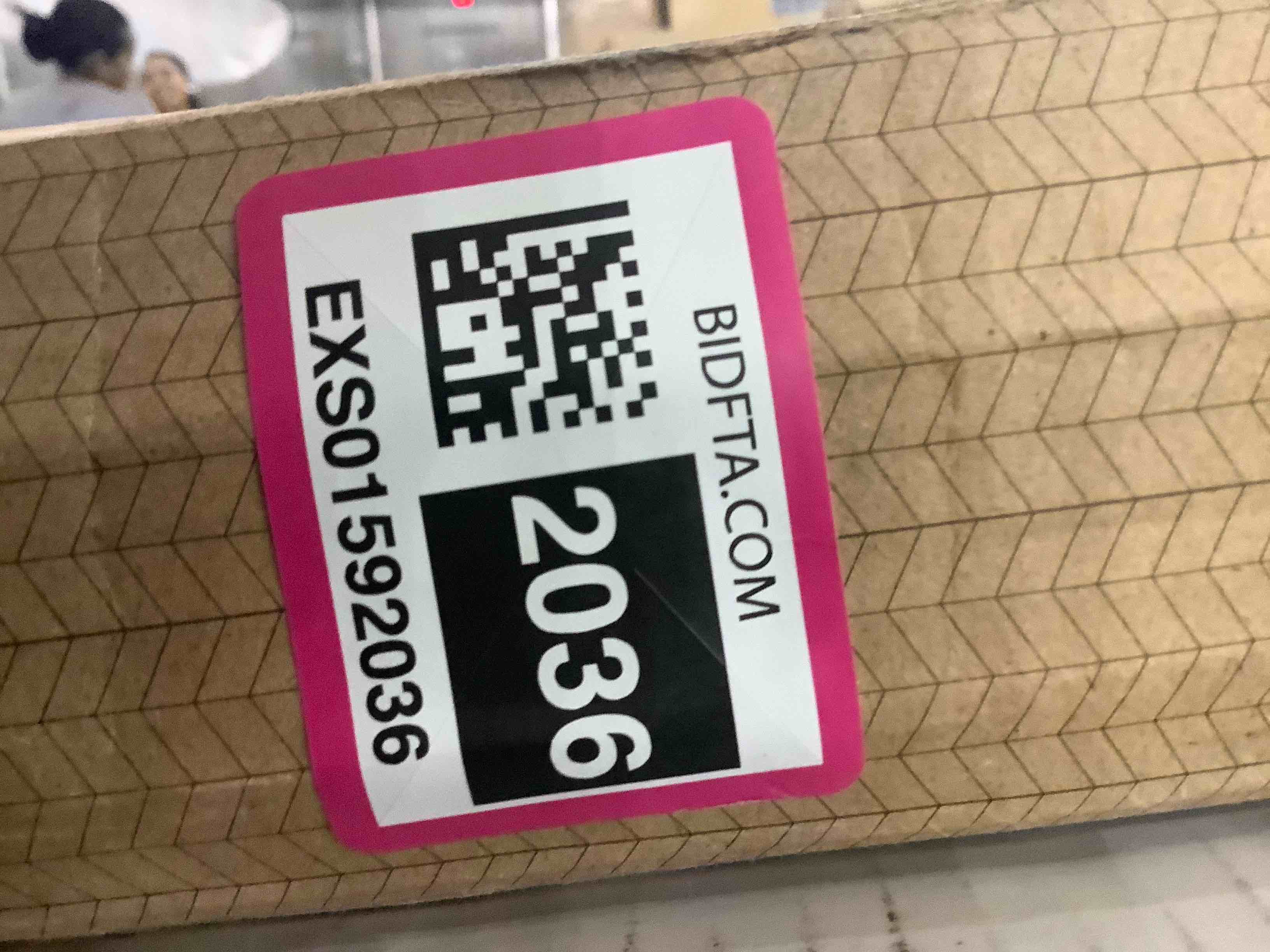 https://s3.amazonaws.com/lotting-images-prod/BargainHunt/EXS01592036_1720705089244.jpeg