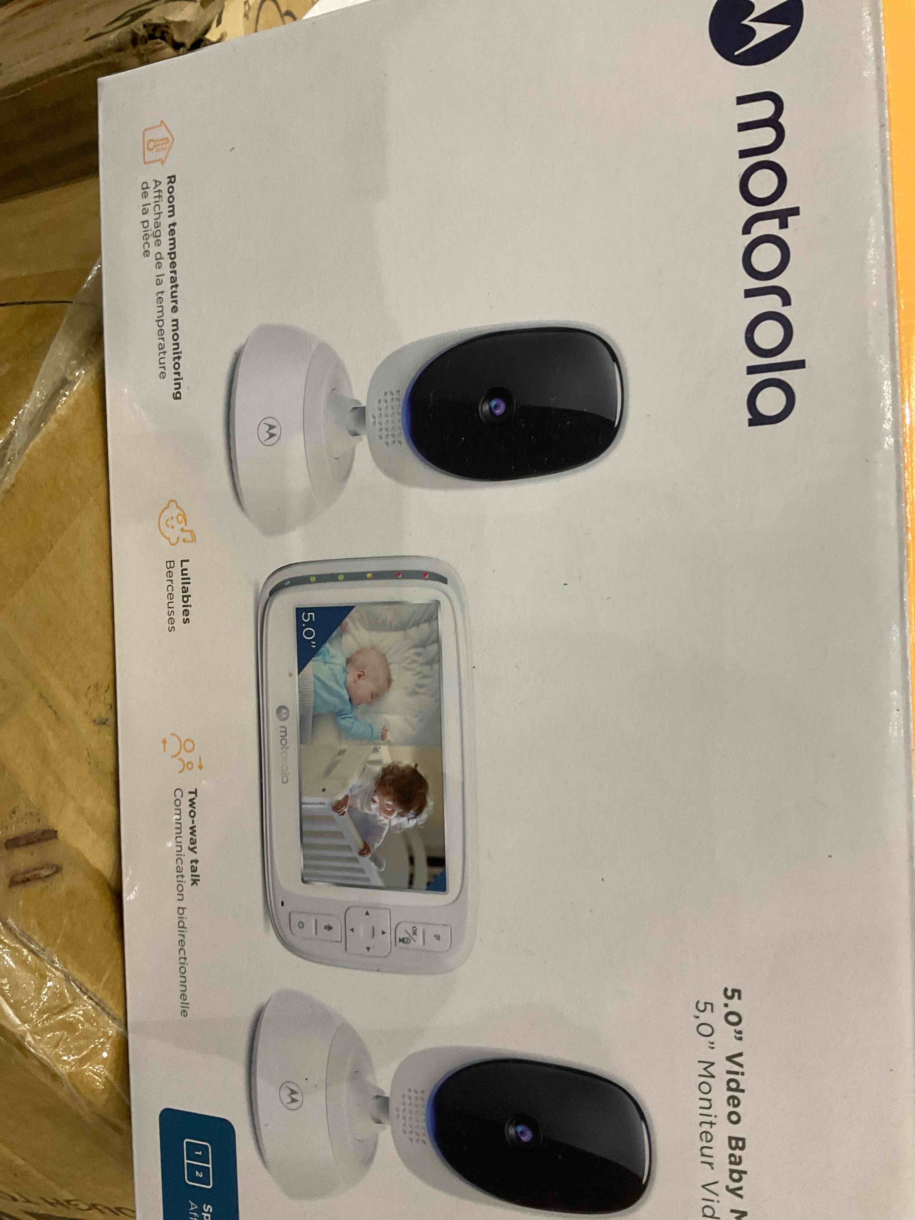 Motorola Baby Monitor VM75 - Indoor Video with 2 Cameras, 480x272p, 1000ft Range 2.4 GHz Wireless 5" Screen, 2-Way Audio, Remote Pan, Digital Tilt, Zoom, Room Temp, Lullabies, Night Vision 2 Cameras (2021 Model)