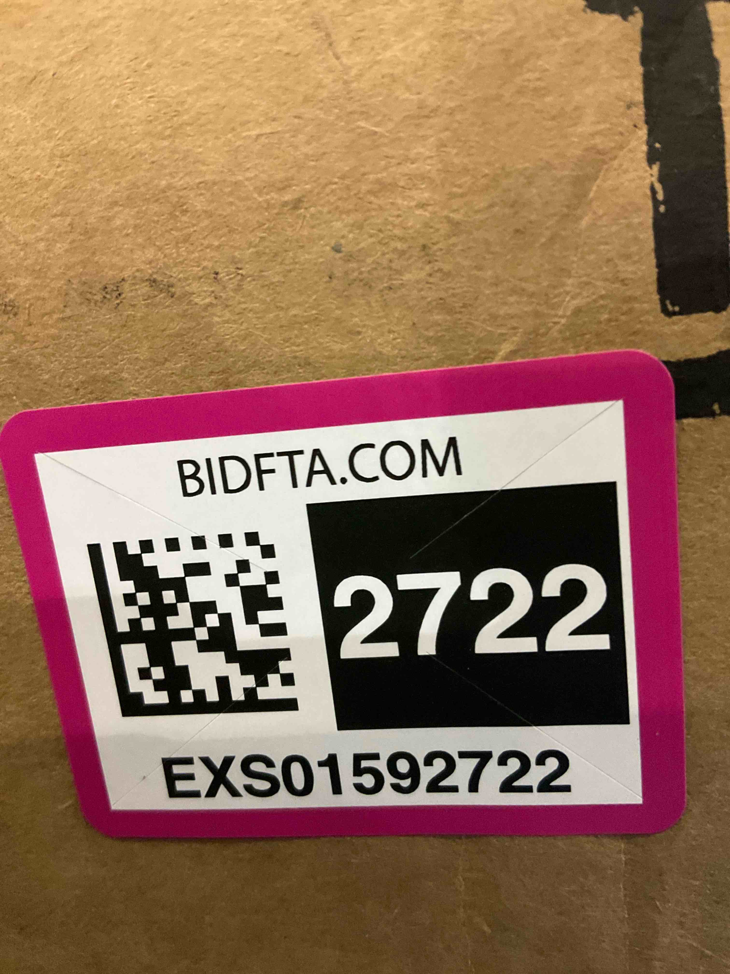 https://s3.amazonaws.com/lotting-images-prod/BargainHunt/EXS01592722_1720696637346.jpeg