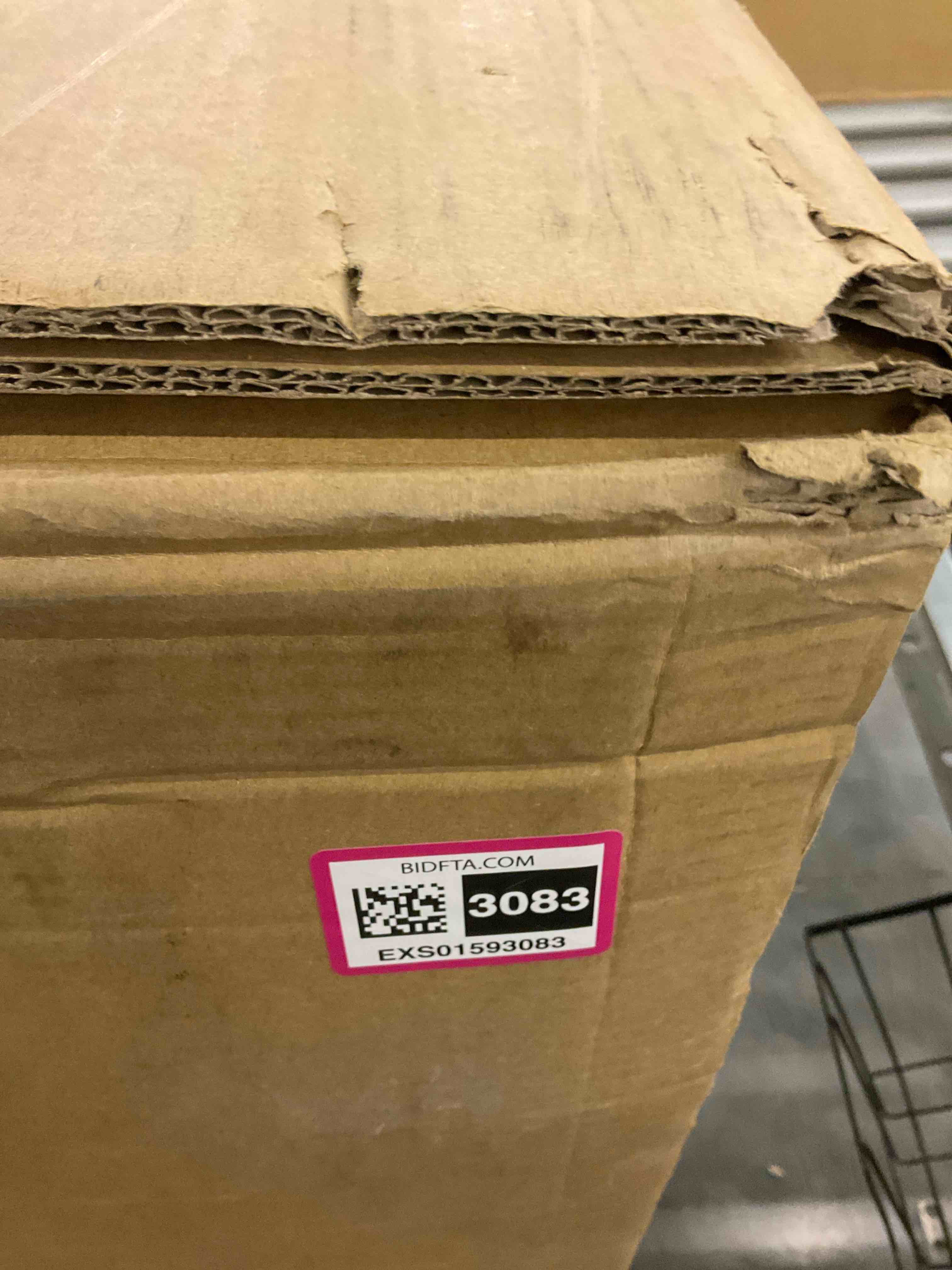https://s3.amazonaws.com/lotting-images-prod/BargainHunt/EXS01593083_1719314679967.jpeg