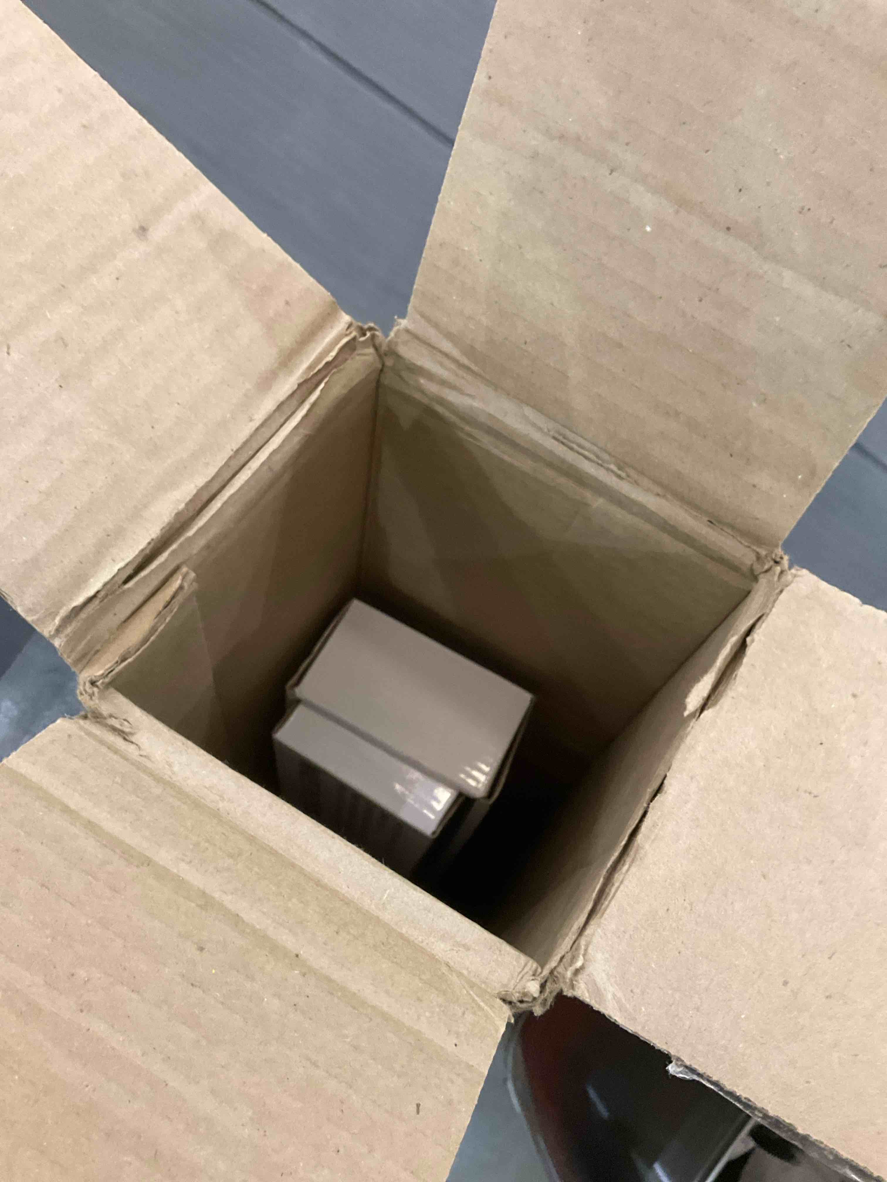 https://s3.amazonaws.com/lotting-images-prod/BargainHunt/EXS01593197_1719841547241.jpeg