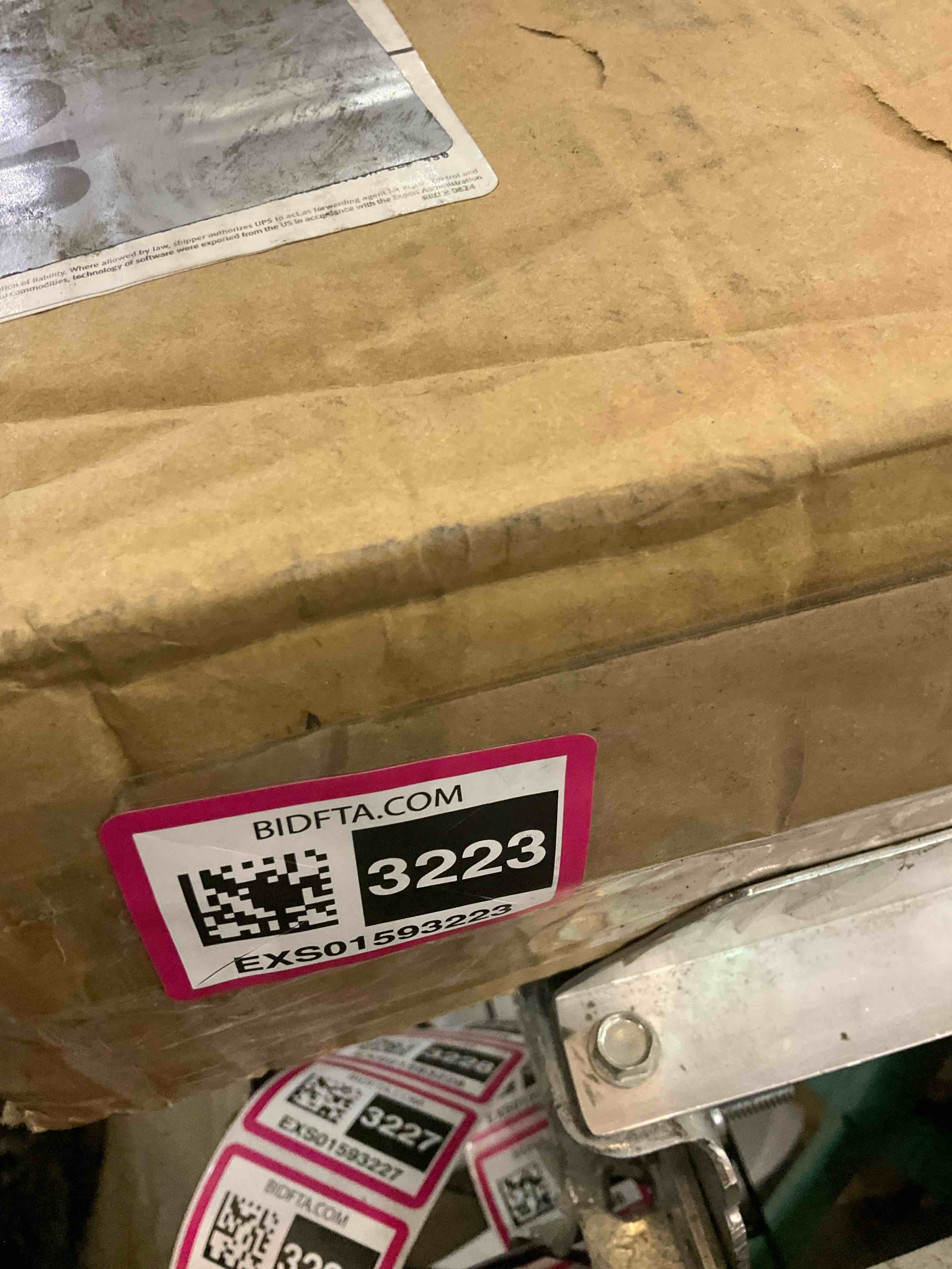 https://s3.amazonaws.com/lotting-images-prod/BargainHunt/EXS01593223_1719845731166.jpeg