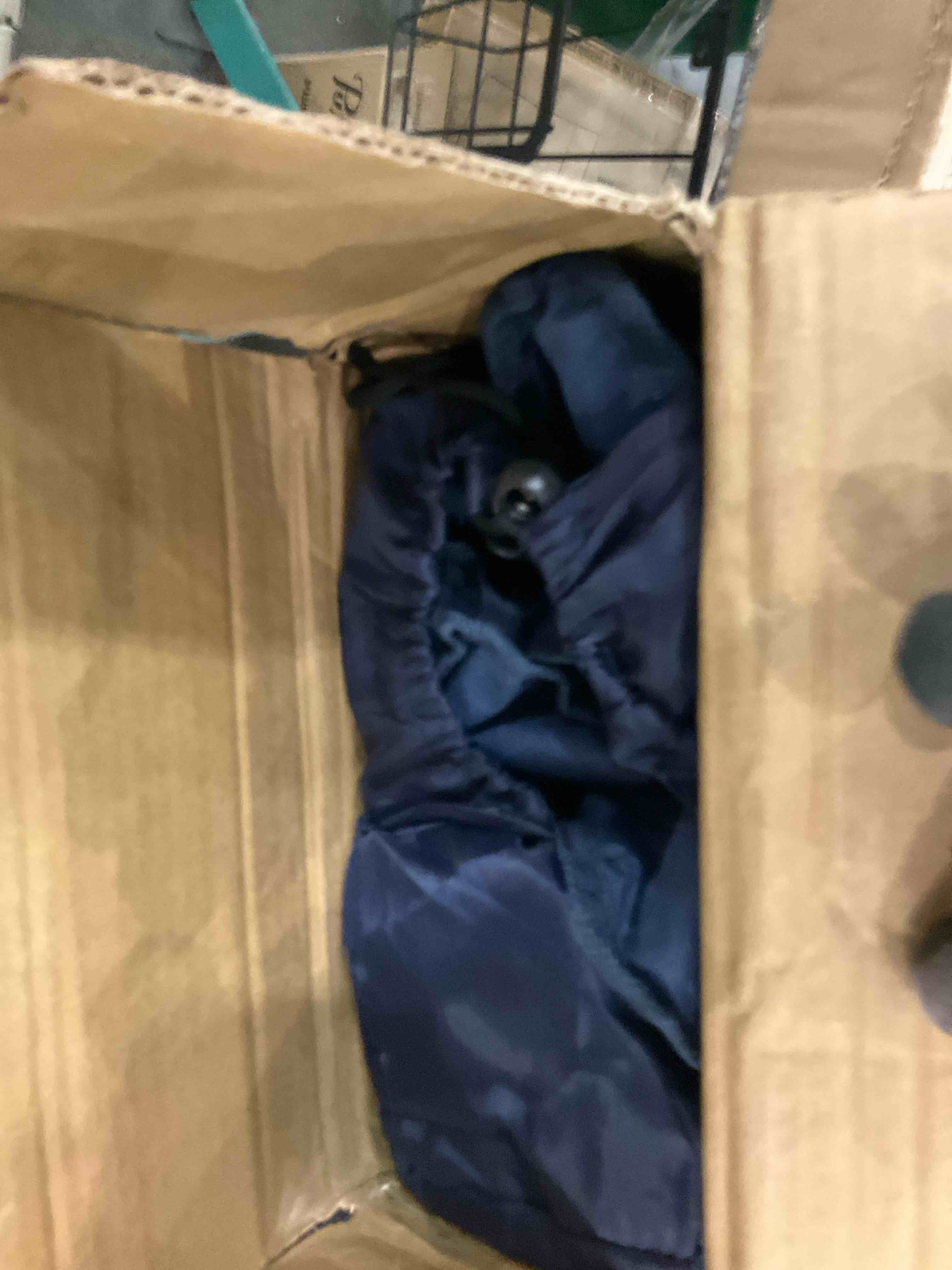 https://s3.amazonaws.com/lotting-images-prod/BargainHunt/EXS01594741_1720619875140.jpeg