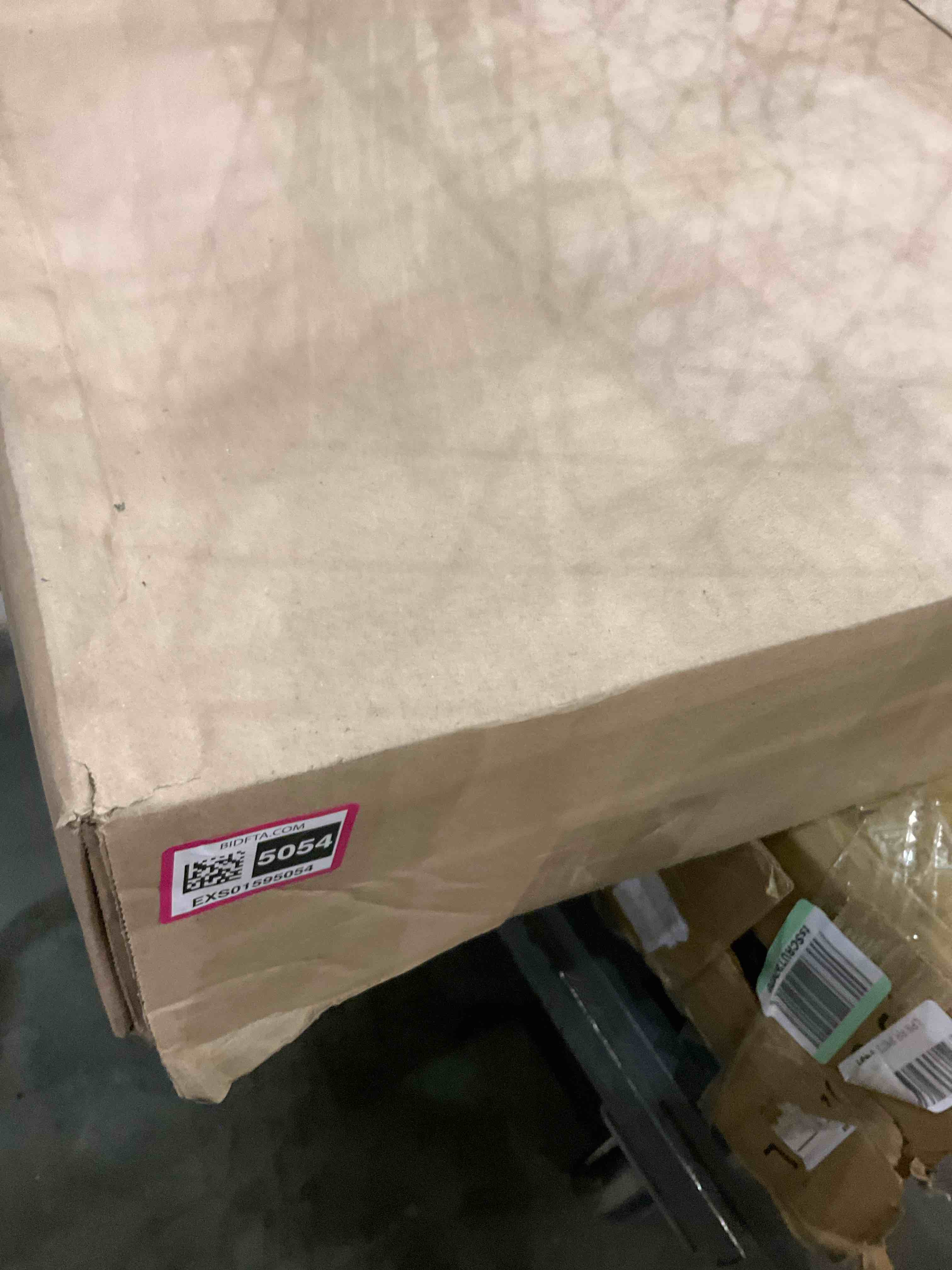 https://s3.amazonaws.com/lotting-images-prod/BargainHunt/EXS01595054_1721215802545.jpeg