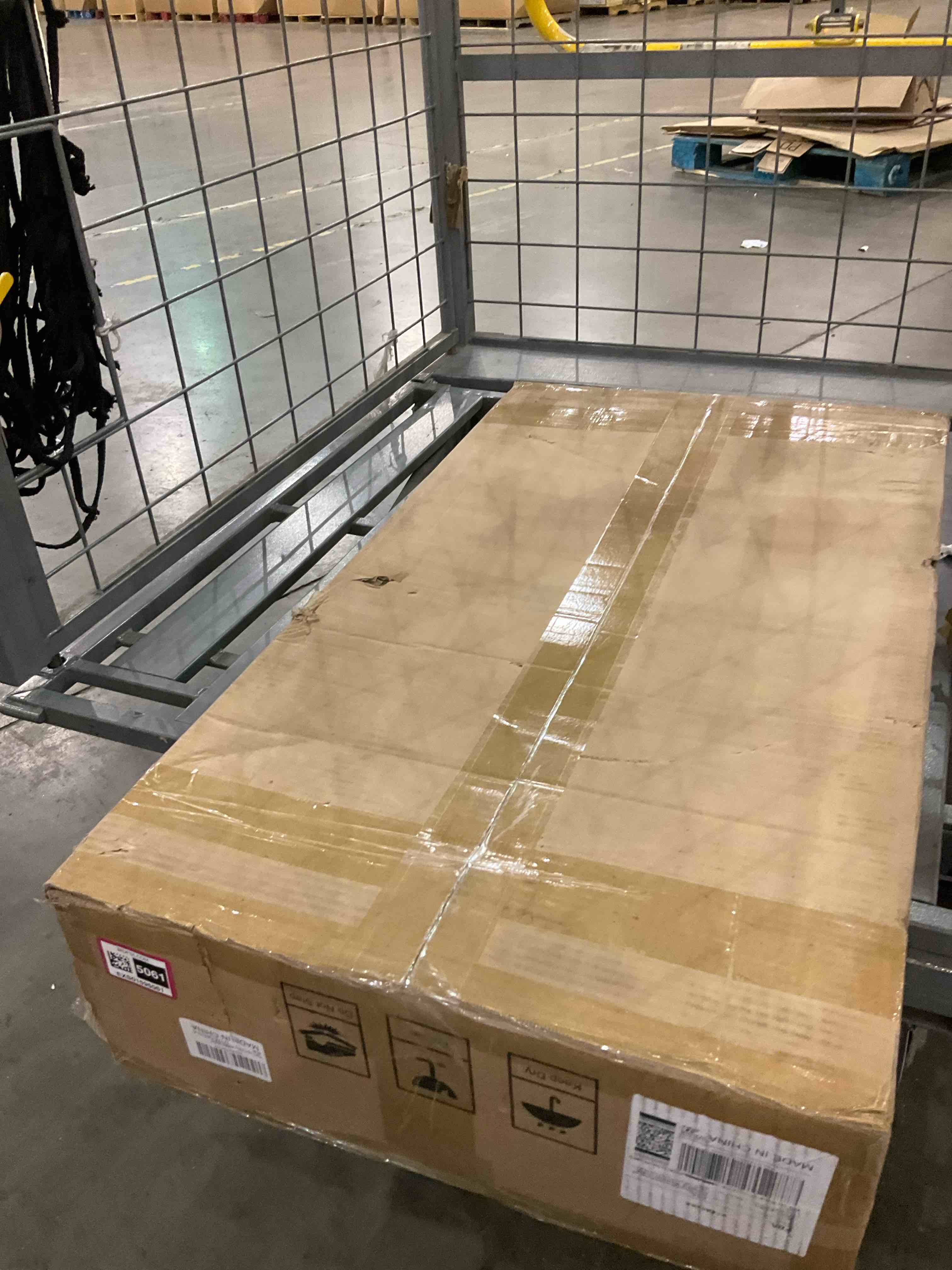 https://s3.amazonaws.com/lotting-images-prod/BargainHunt/EXS01595061_1721216237608.jpeg
