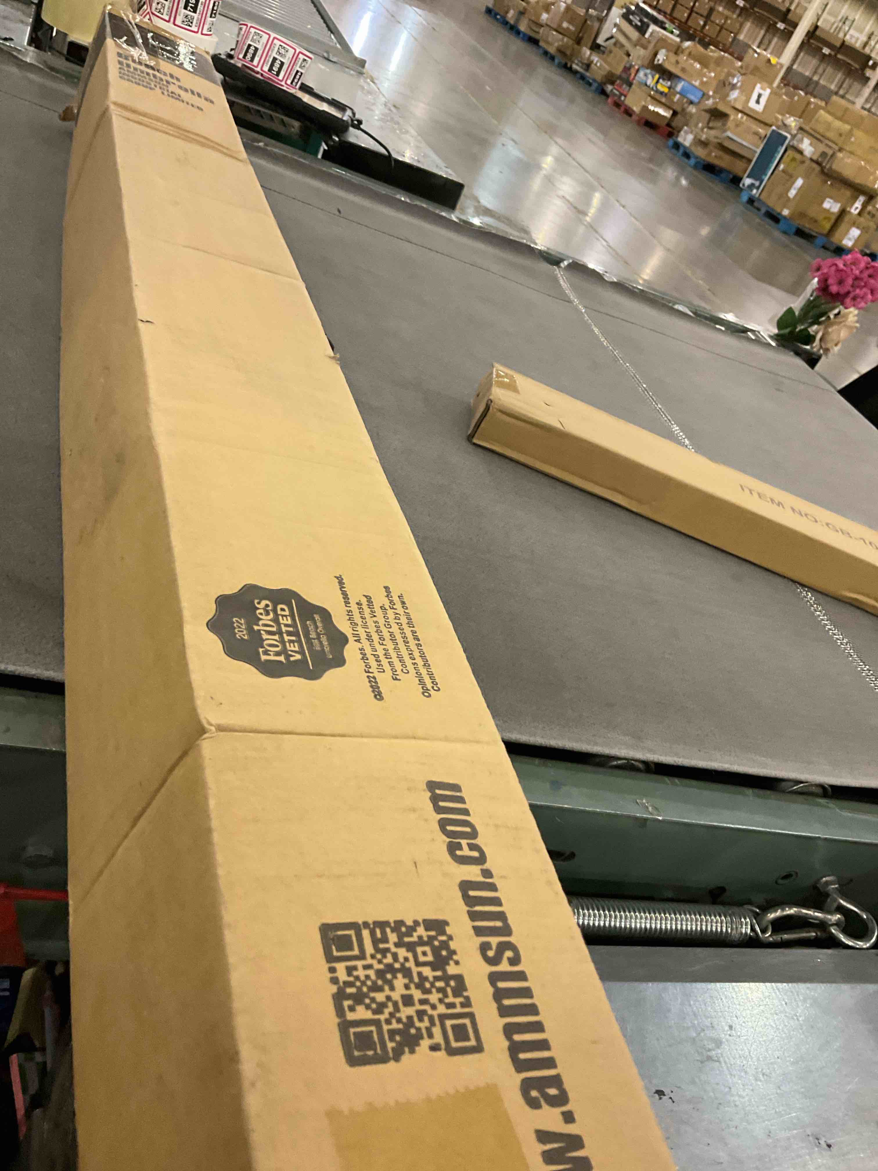 https://s3.amazonaws.com/lotting-images-prod/BargainHunt/EXS01595062_1721216747146.jpeg
